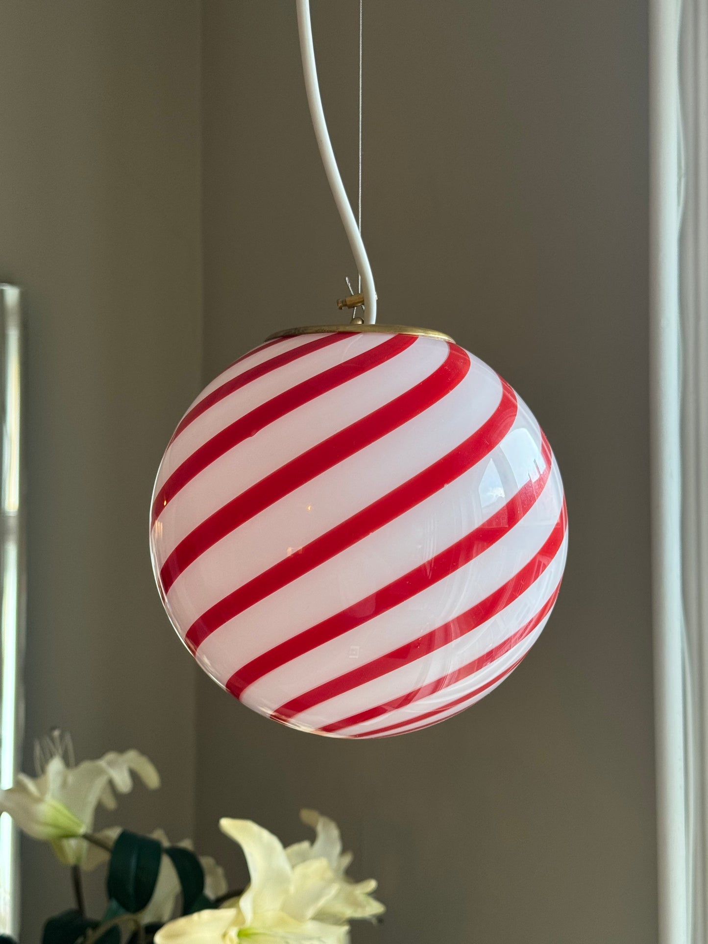 Murano candy pendel rød og hvid swirl, 20 cm (På forespørgsel)