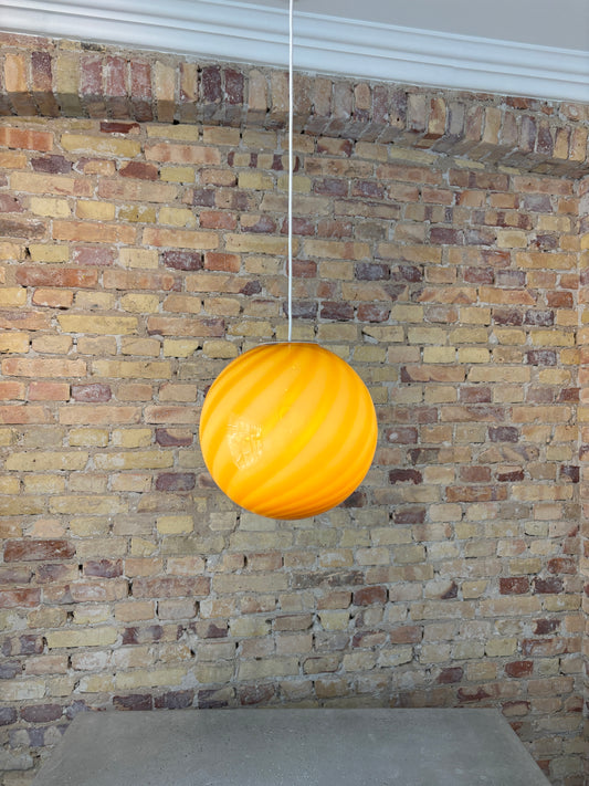 Murano pendel med rav/mørkegul swirl, 30 cm