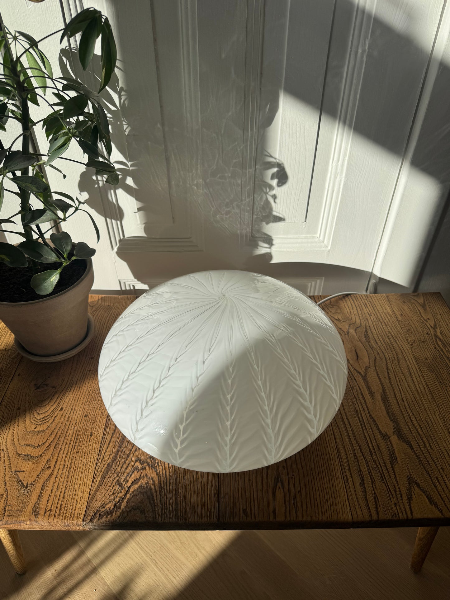 Hvid vintage Murano plafond lampe m. peacock swirl, 37 cm