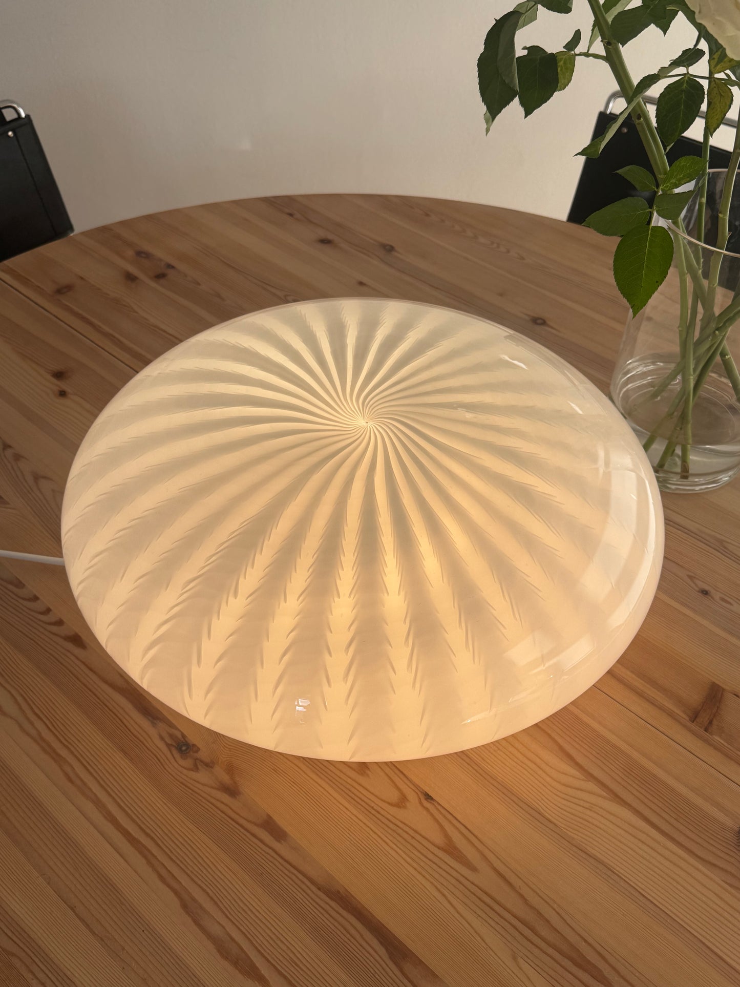 Hvid vintage Murano plafond lampe m. peacock swirl, 45 cm