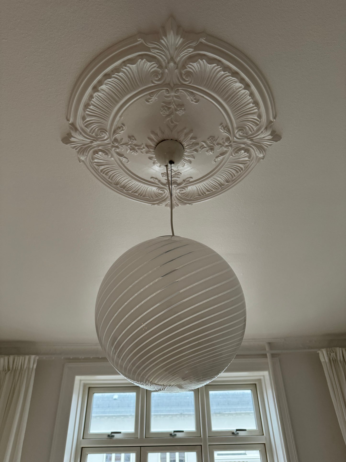 Murano round pendant with white swirl and white top, 35cm