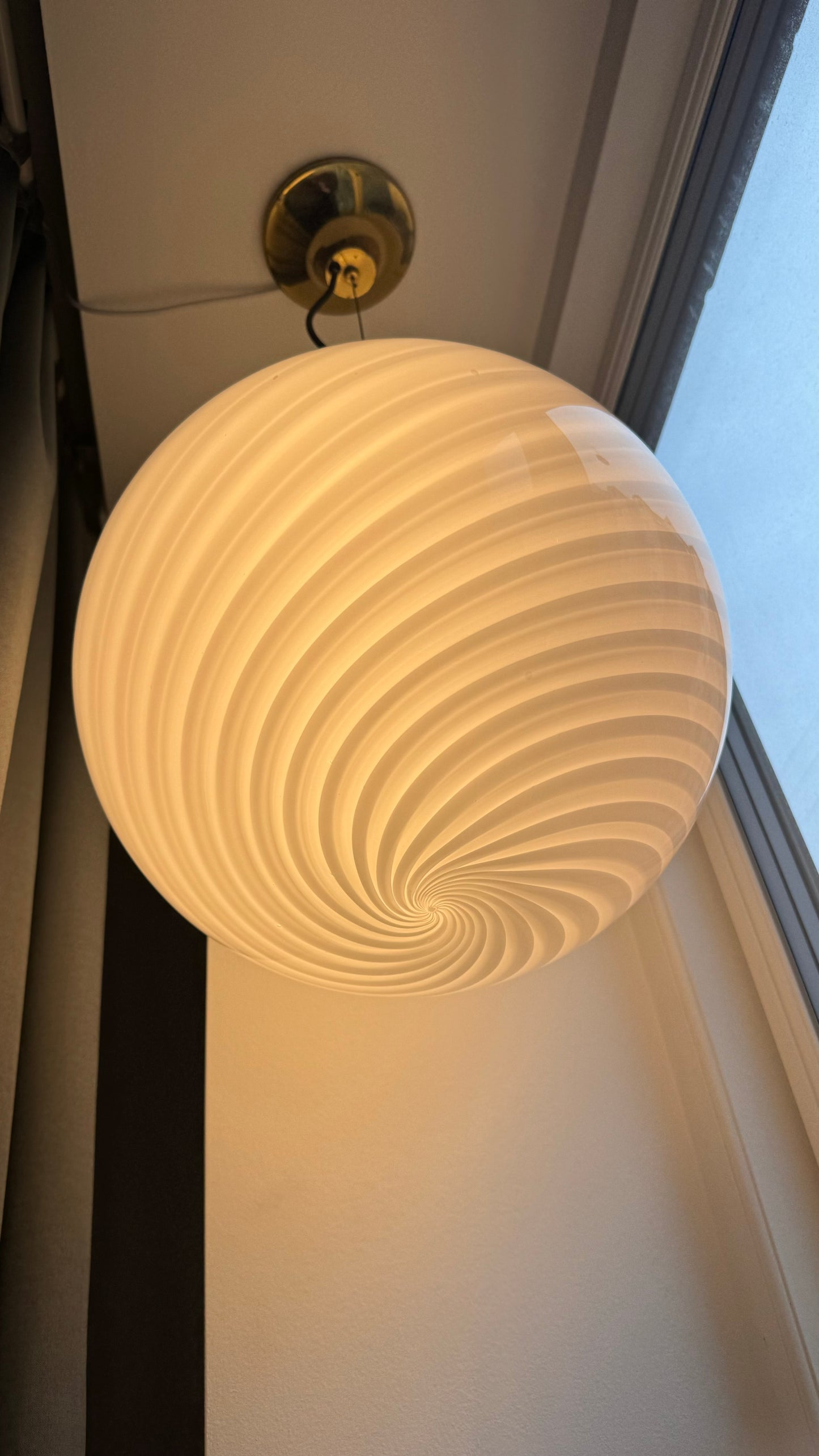 Murano pendel med hvid swirl, 40 cm (RESERVERET)
