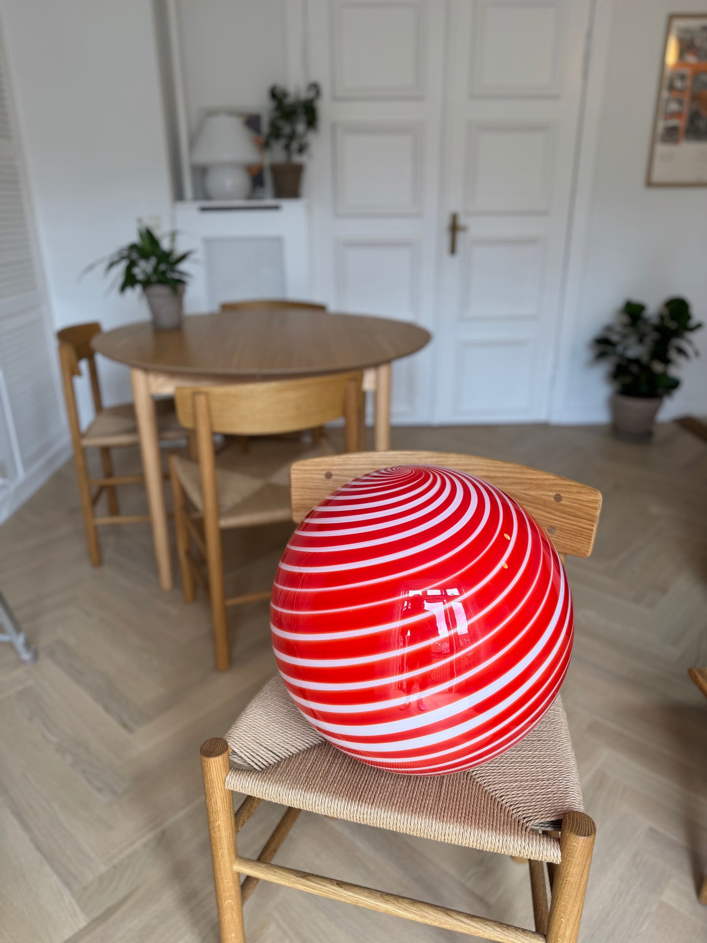 Smuk rød-stribet Murano pendel, 40 cm