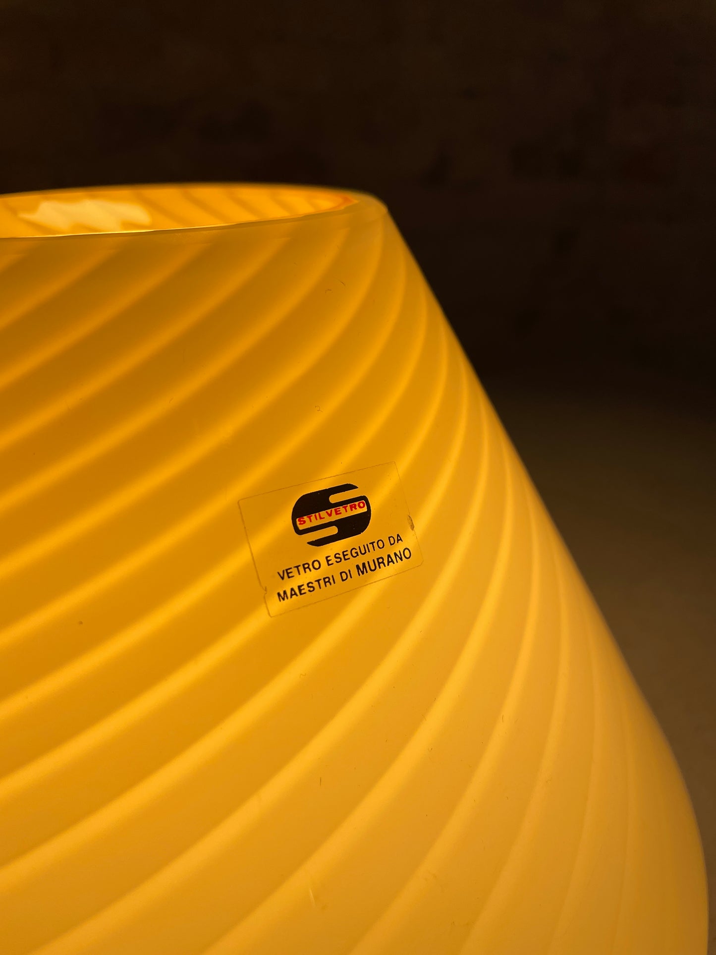 Murano mushroom with cream swirl, 27 cm