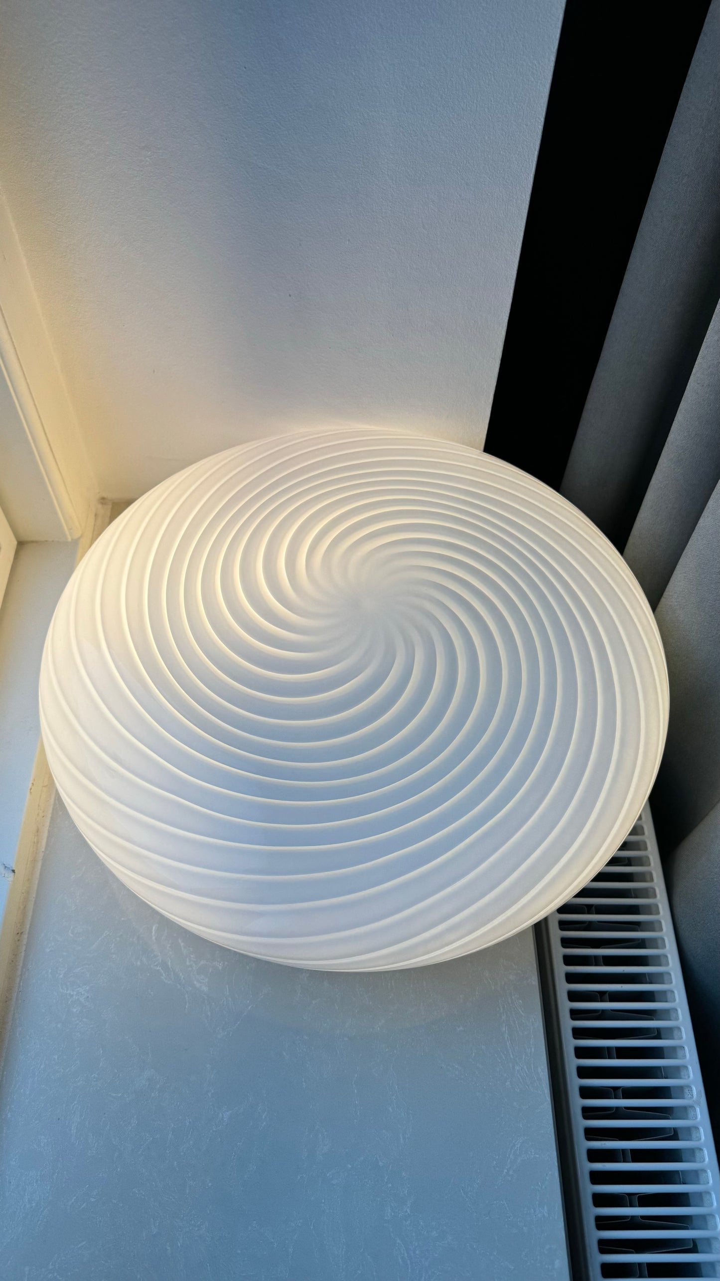 Murano plafond i klassisk hvid swirl, 45cm