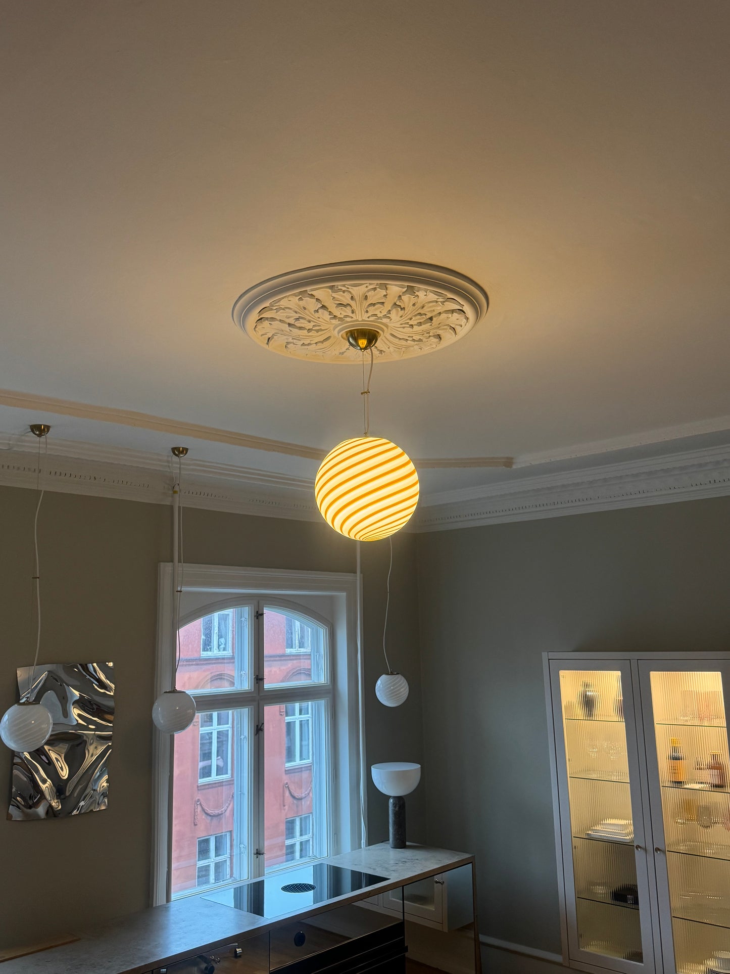 Hvid og gul Murano bolche pendel lampe, 30 cm