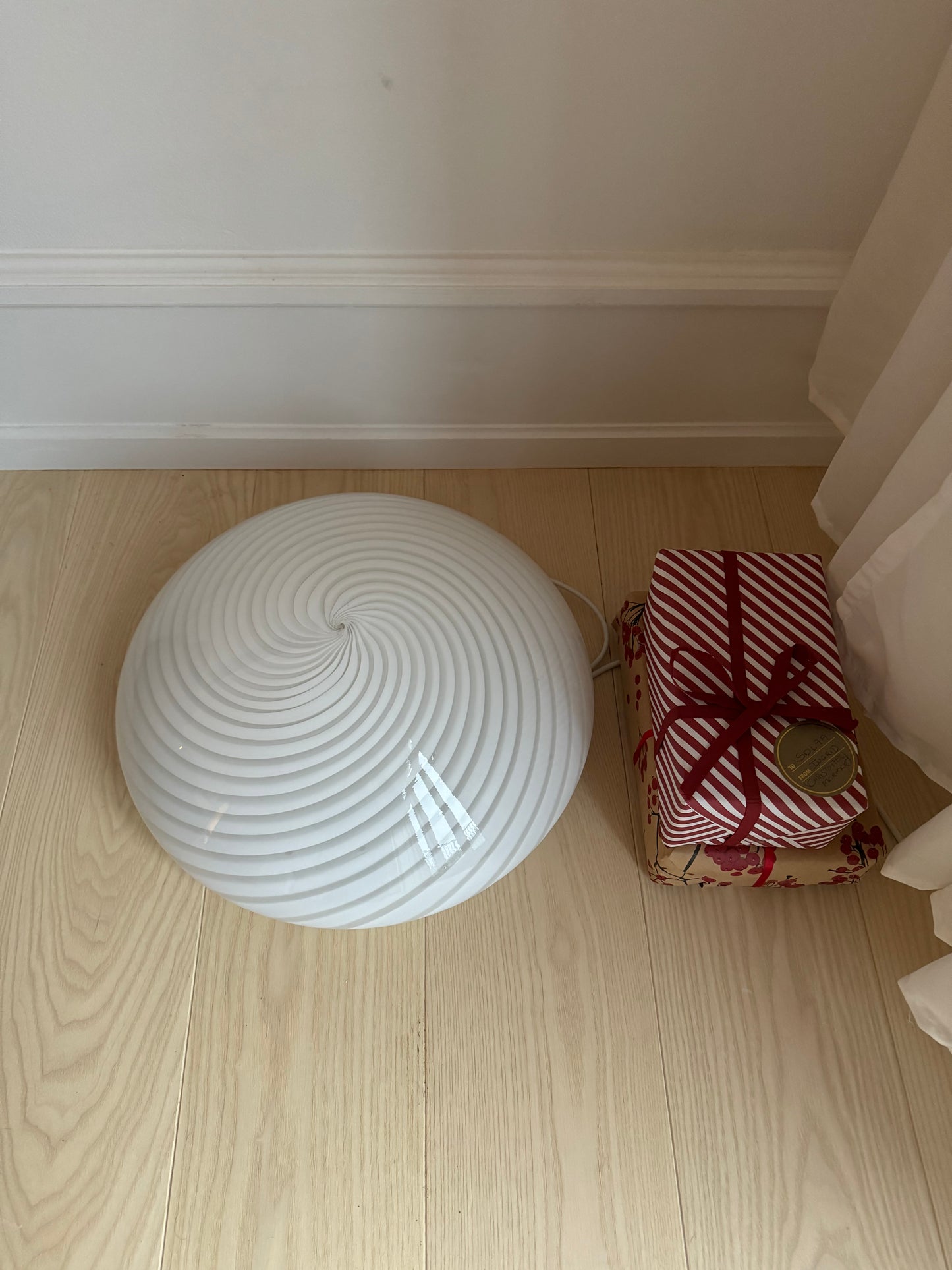 Murano plafond i klassisk hvid swirl, 40 cm