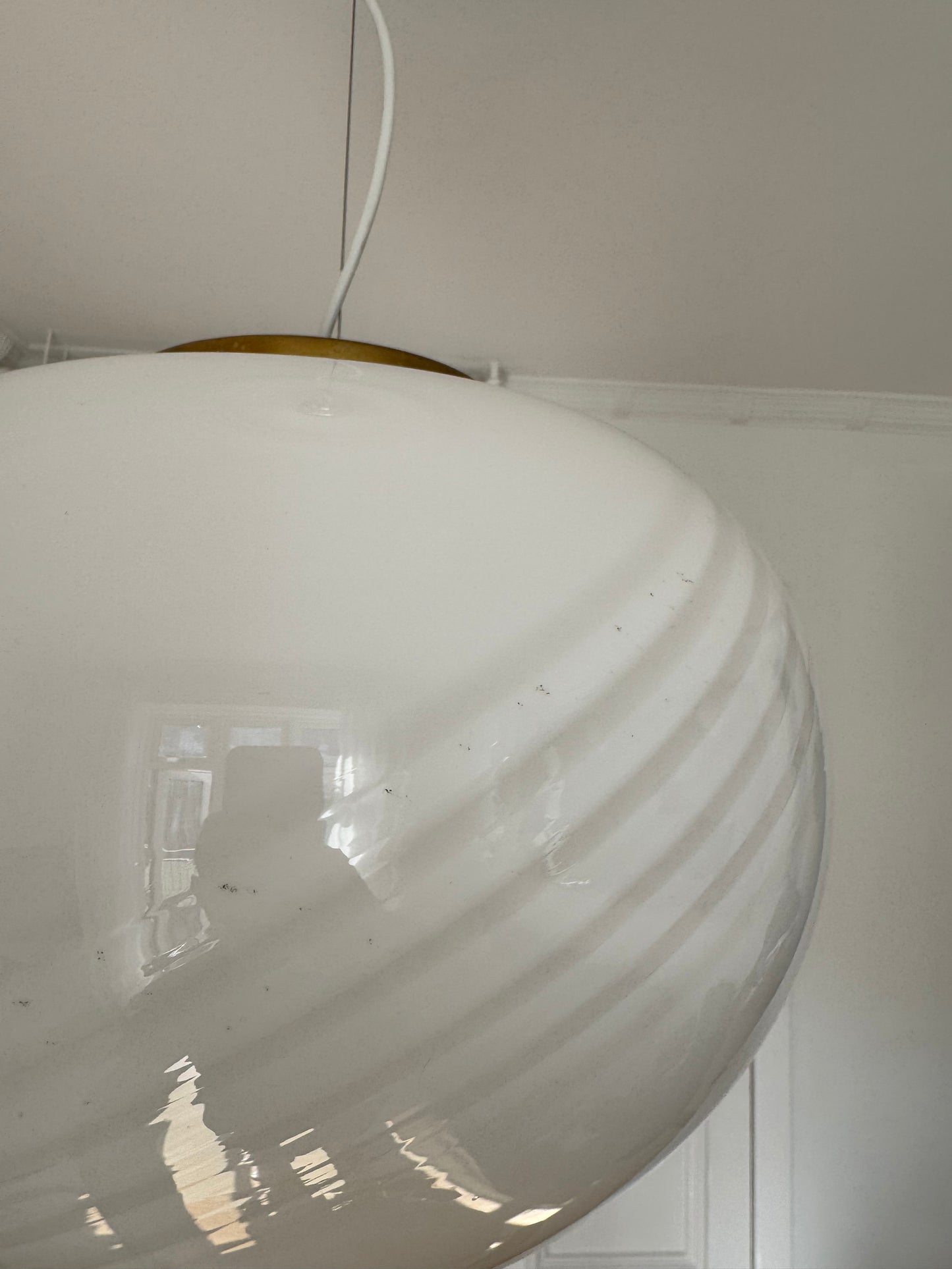 Murano pendel oval og i klassisk hvid 6-swirl, 43 cm