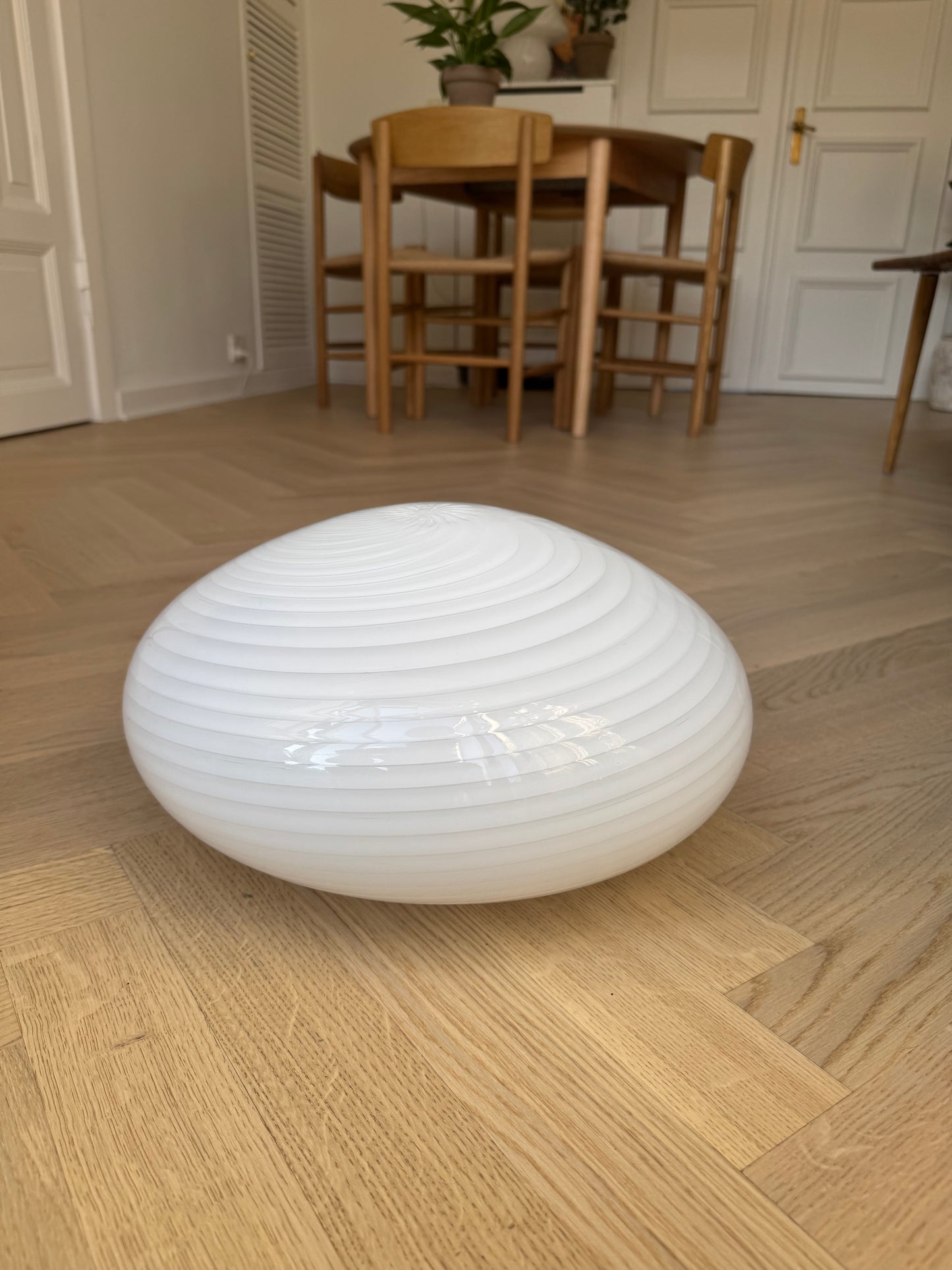 Klassisk vintage hvid plafond, 40 cm
