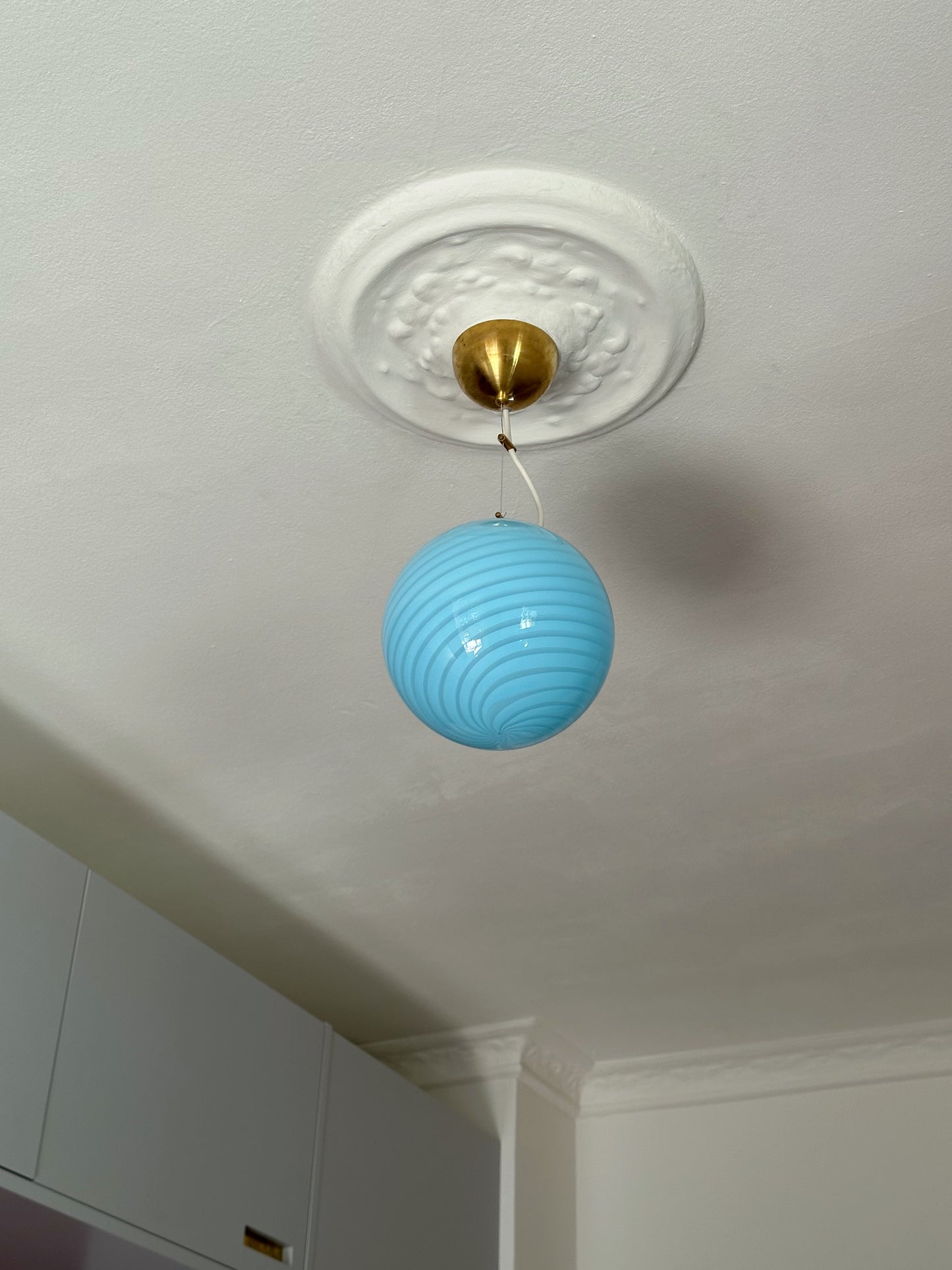 Murano pendel i blå swirl, 20 cm (på forespørgsel)