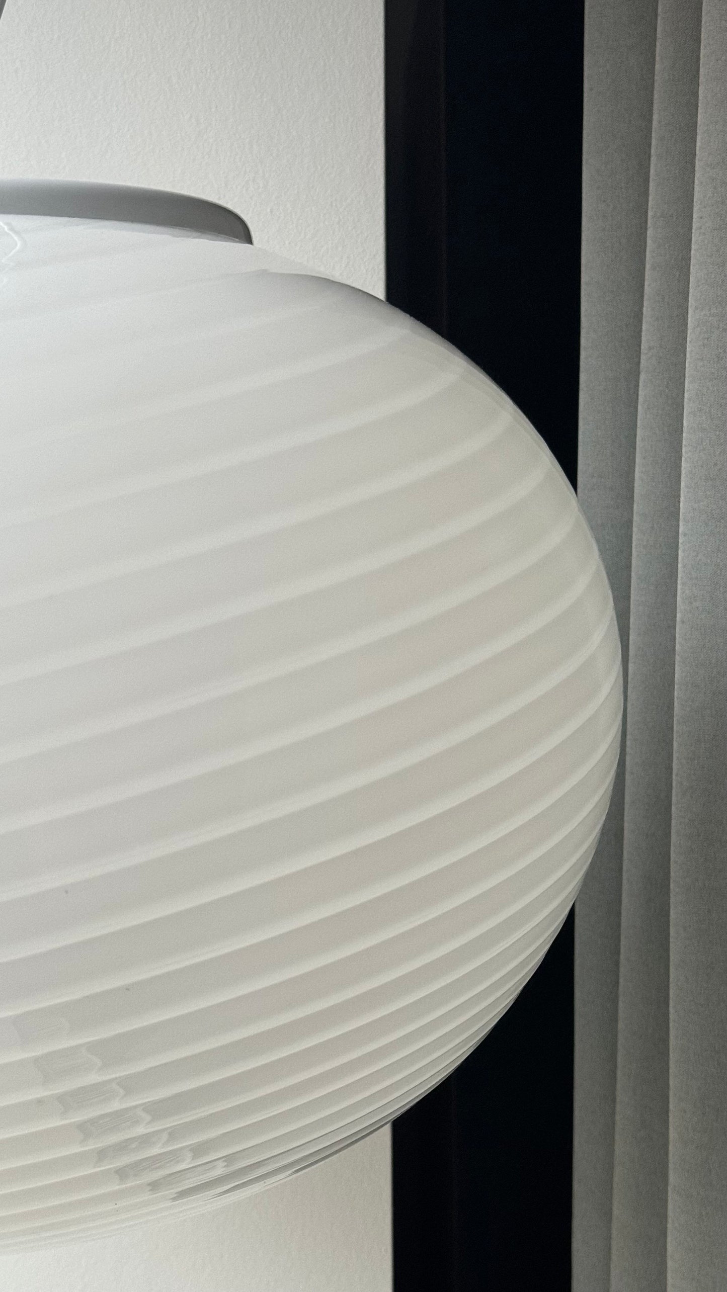 Murano pendel i hvid klassisk swirl, 50 cm