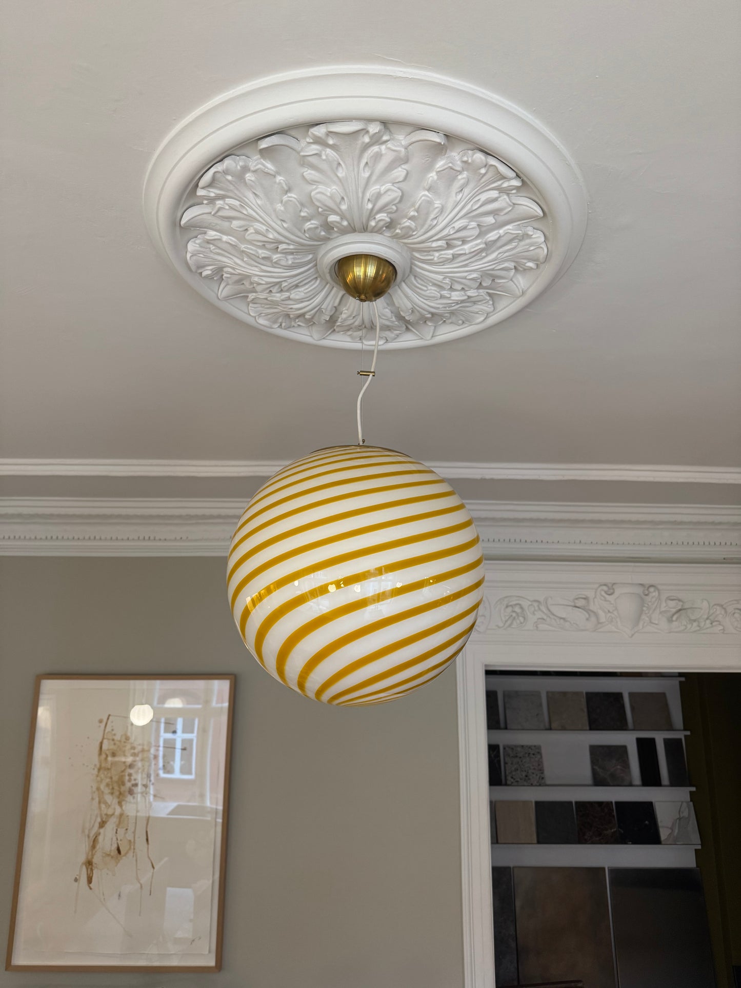Hvid og gul Murano bolche pendel lampe, 40 cm