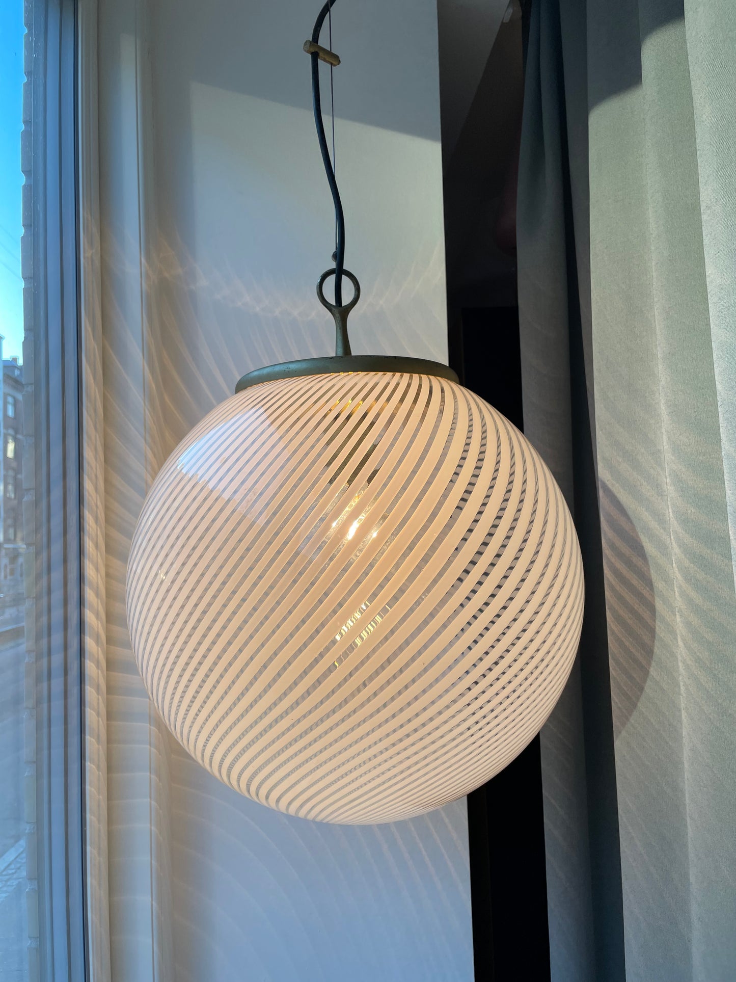 Murano pendel gennemsigtig i hvid swirl, 40 cm