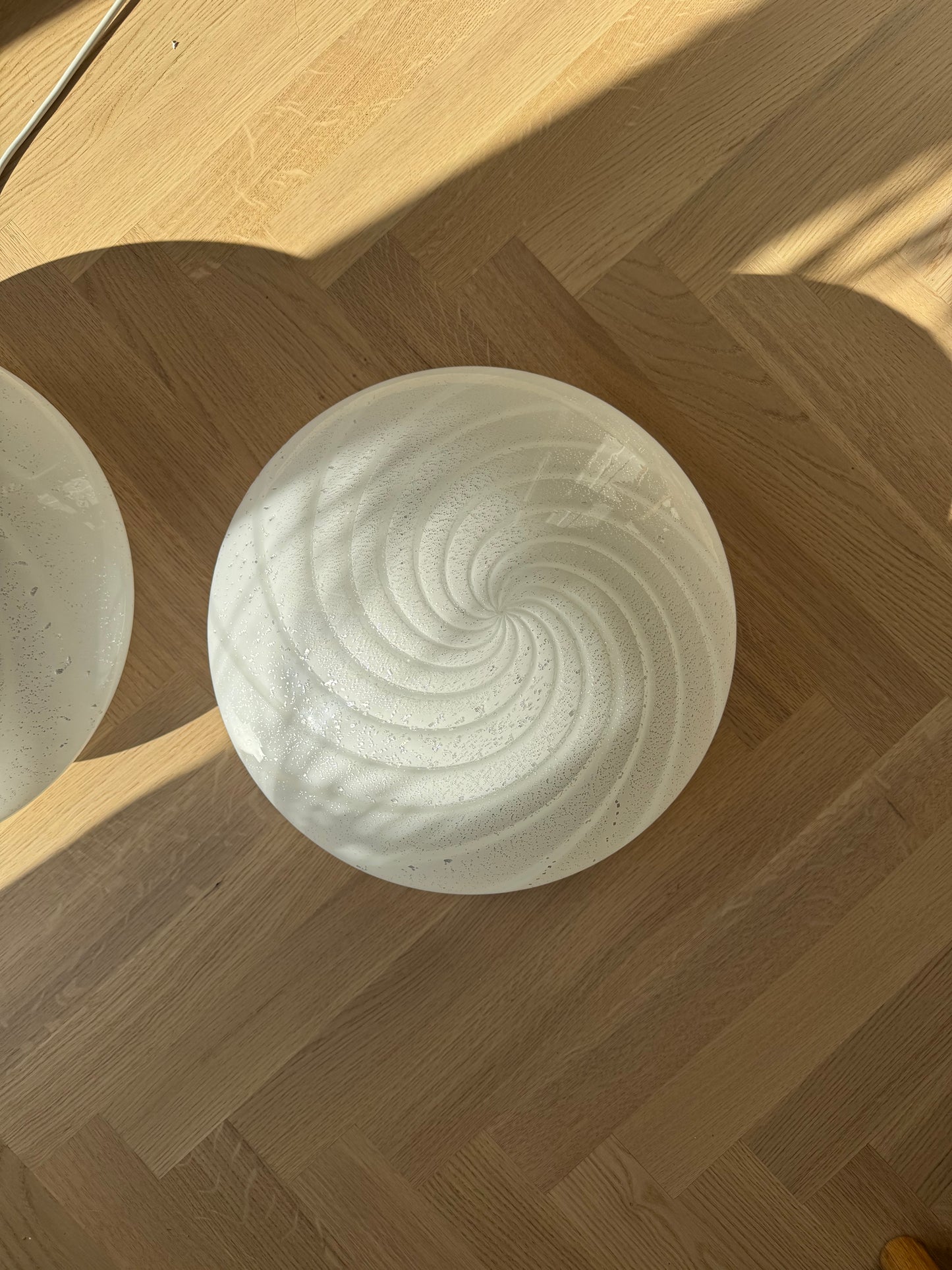 Hvid vintage plafond m. sølvstøv, 37 cm