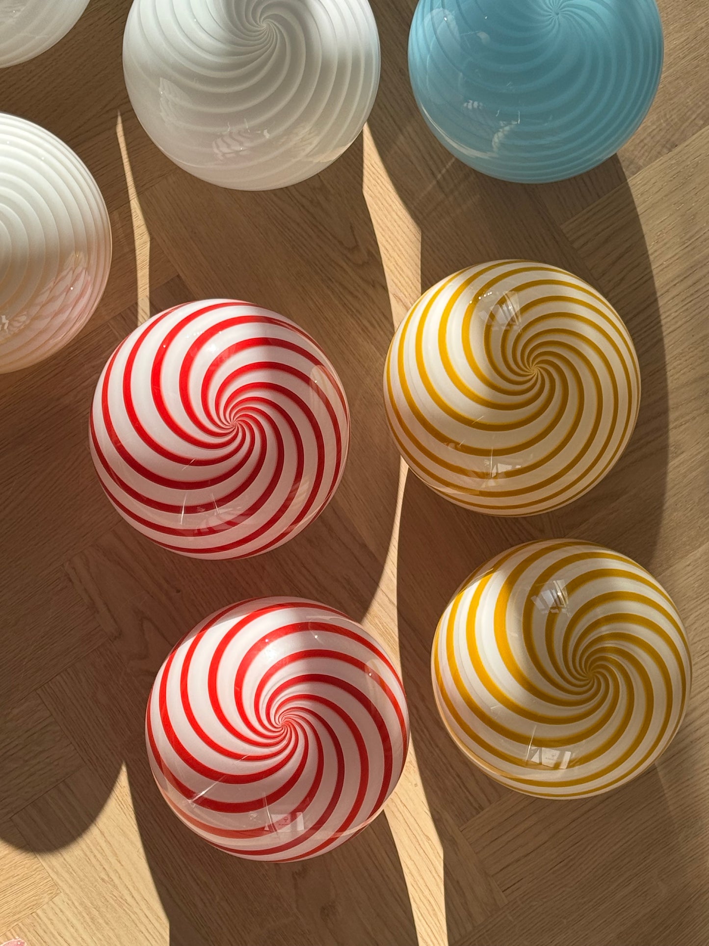 Hvid vintage Murano plafond lampe m. peacock swirl, 36 cm