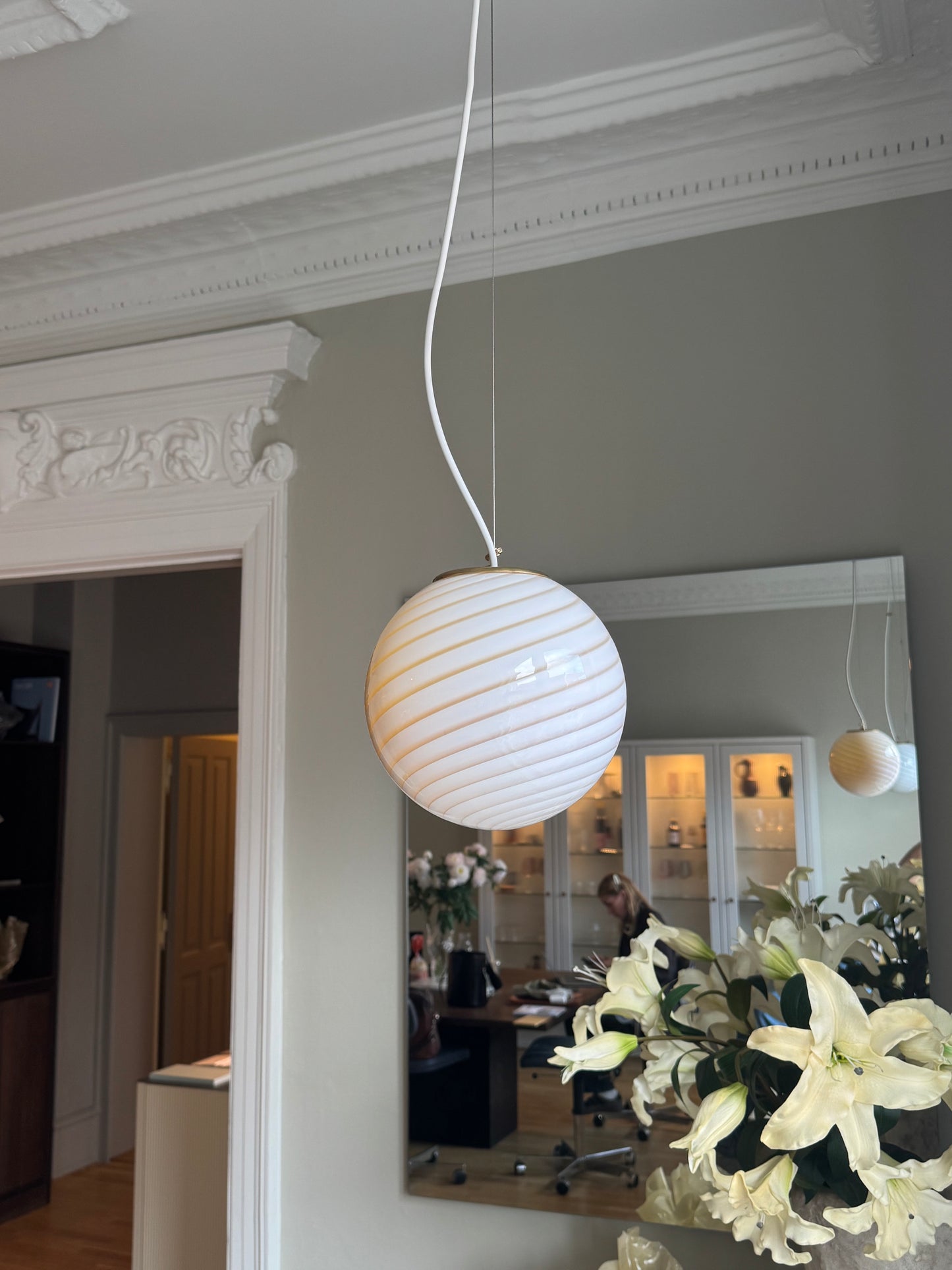 Karamel farvet loftlampe med swirl i rund form, 20 cm