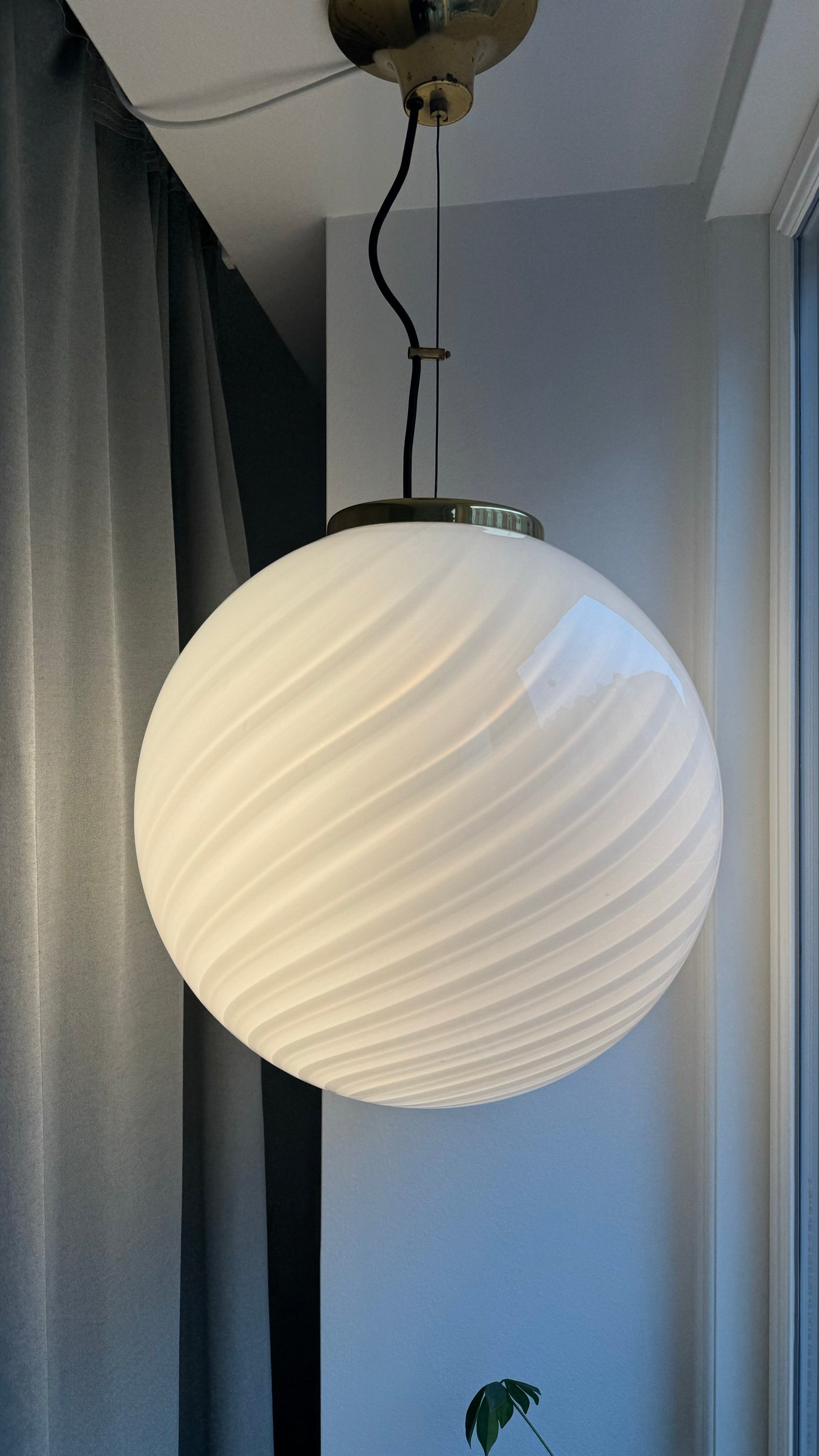 Murano pendel med hvid swirl, 40 cm (RESERVERET)