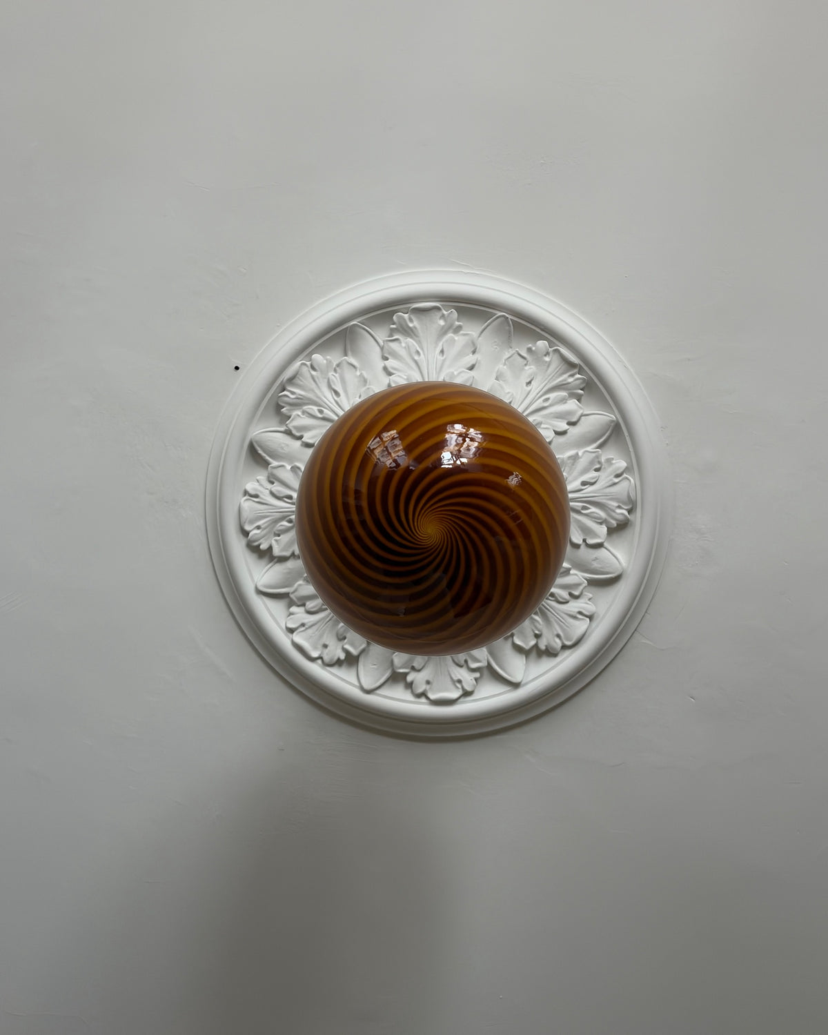 Murano pendant lamp with amber/dark yellow swirl, 30 cm
