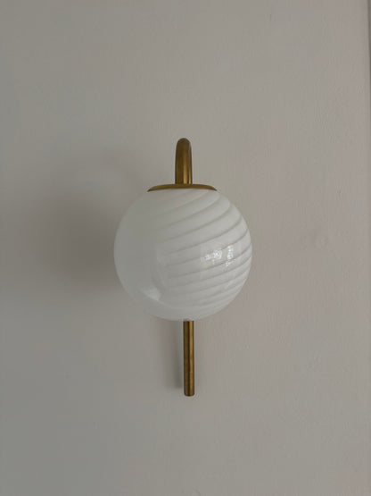 Murano wall lamp with glass in white classic swirl