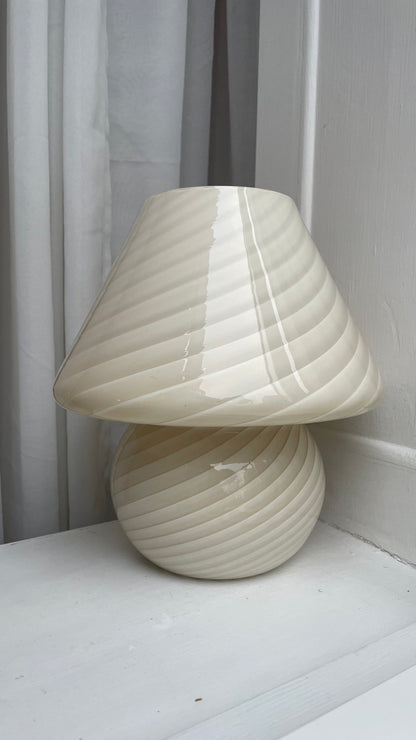 Murano mushroom with cream swirl, 26 cm
