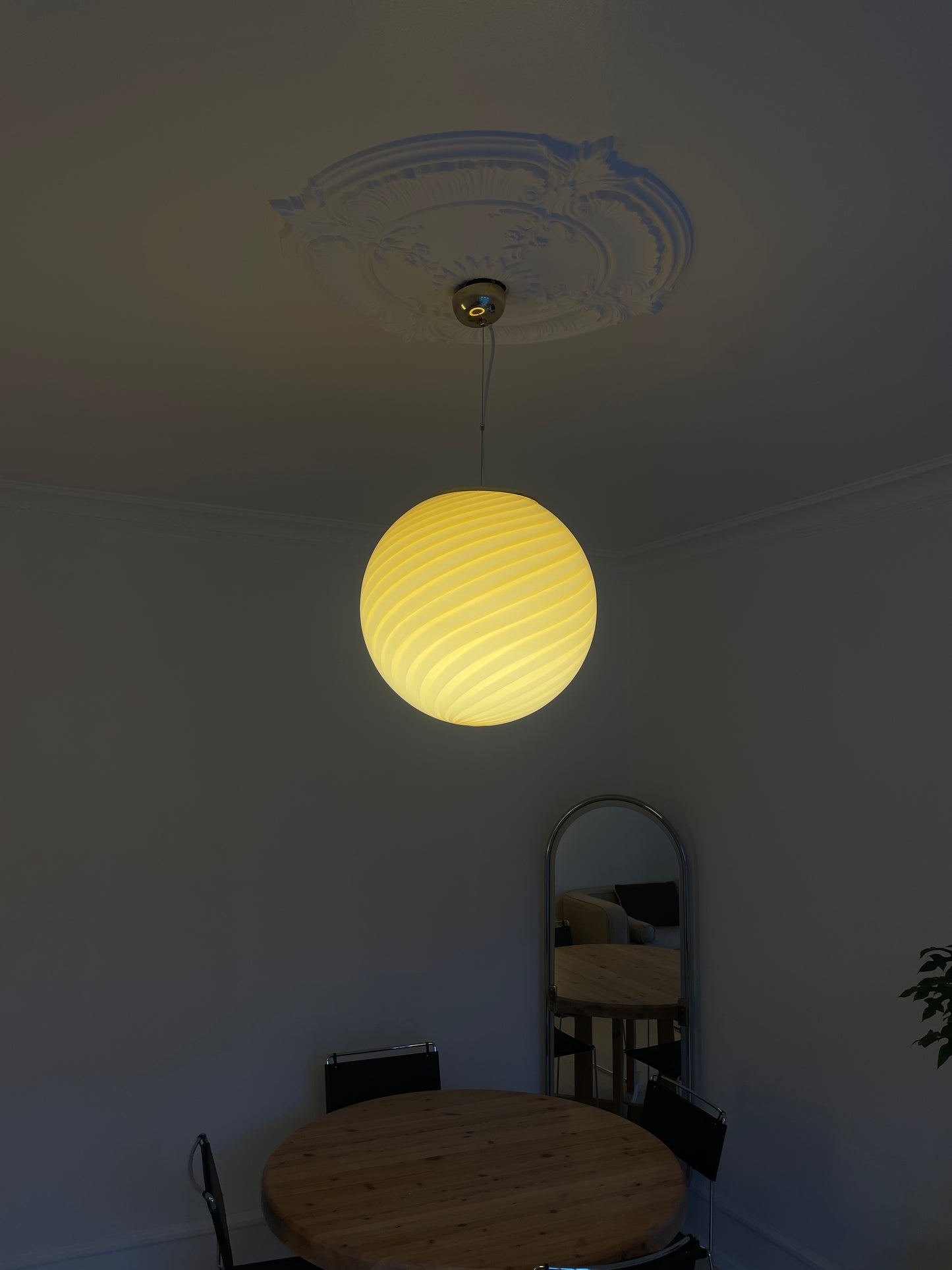 Stor Murano pendel m. gul swirl, 40 cm