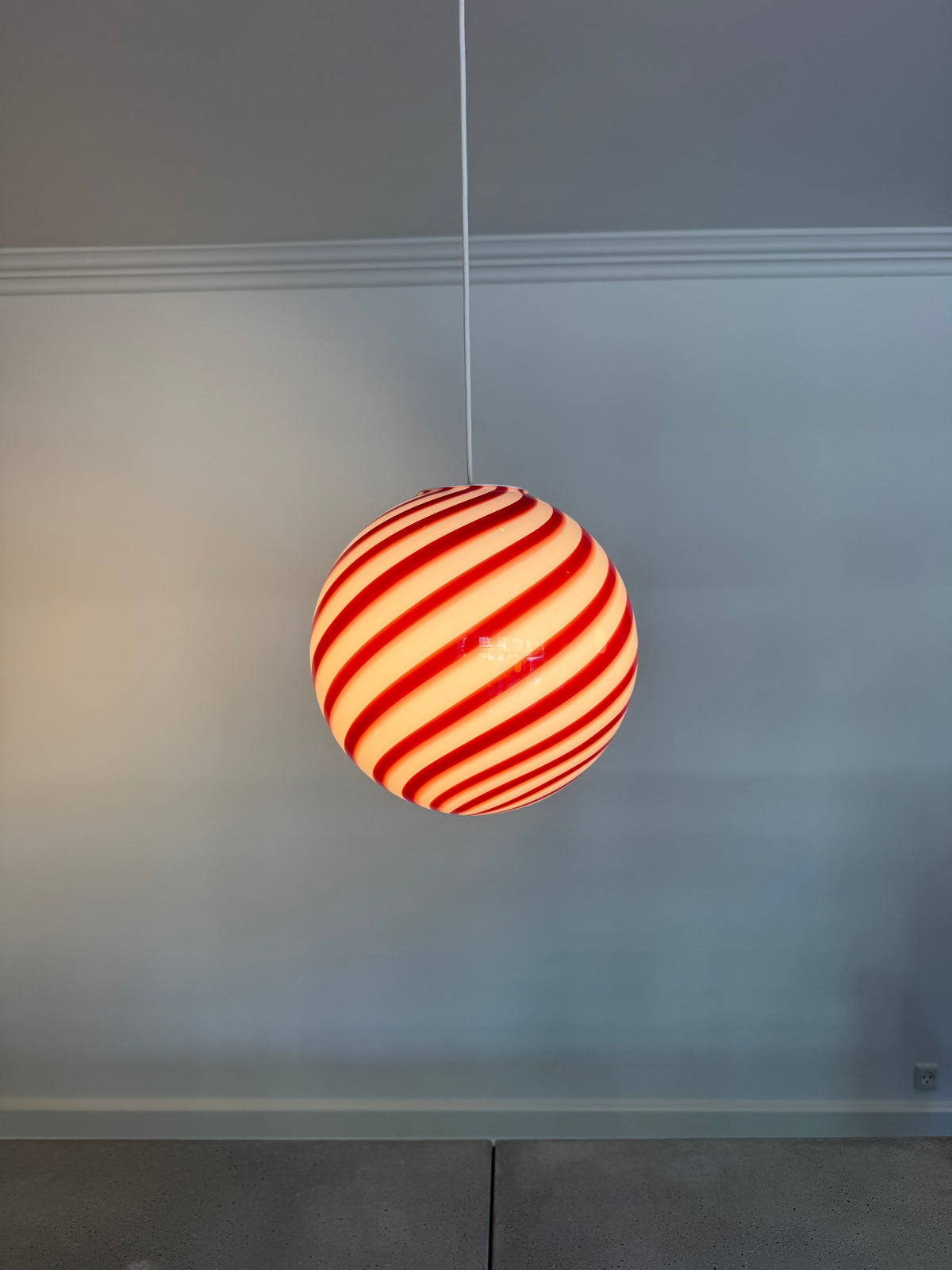 Cherry swirl candy Murano pendant lamp, 30 cm