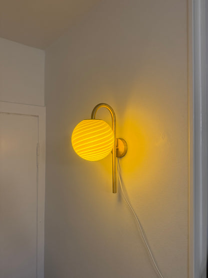 Murano wall lamp with cream-colored swirl glass