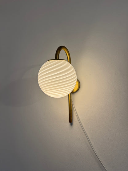 Murano wall lamp with glass in white classic swirl