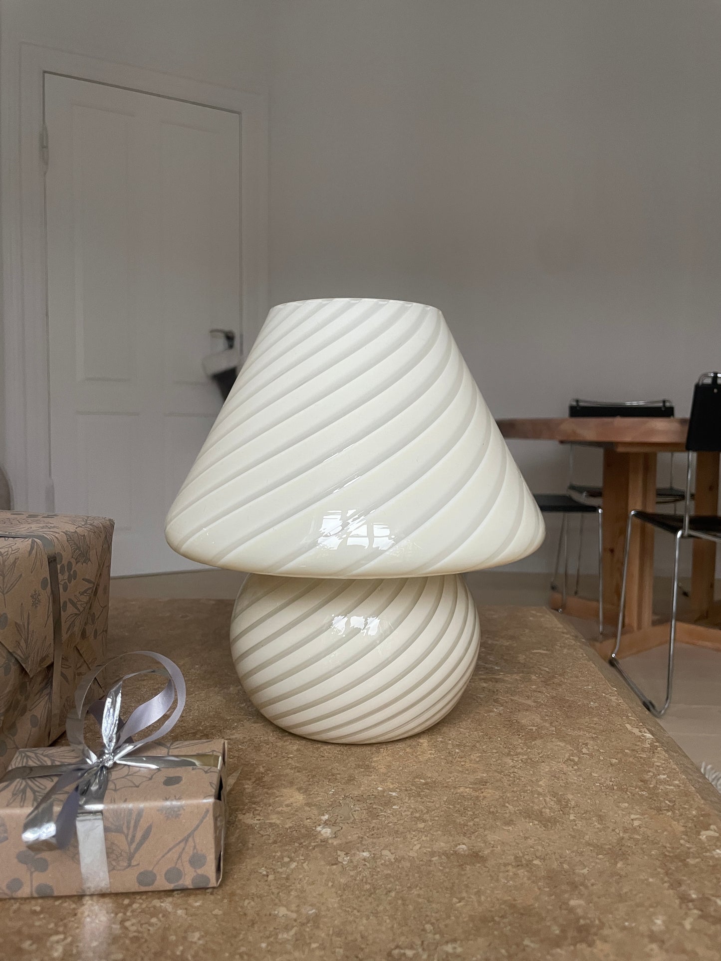 Murano mushroom med creme swirl, 26 cm