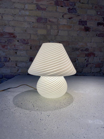 Vintage Murano mushroom in classic white swirl, 27 cm