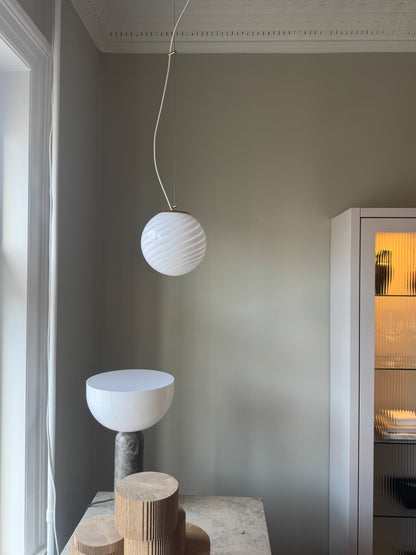 Rund Murano pendel i hvid swirl, 20 cm