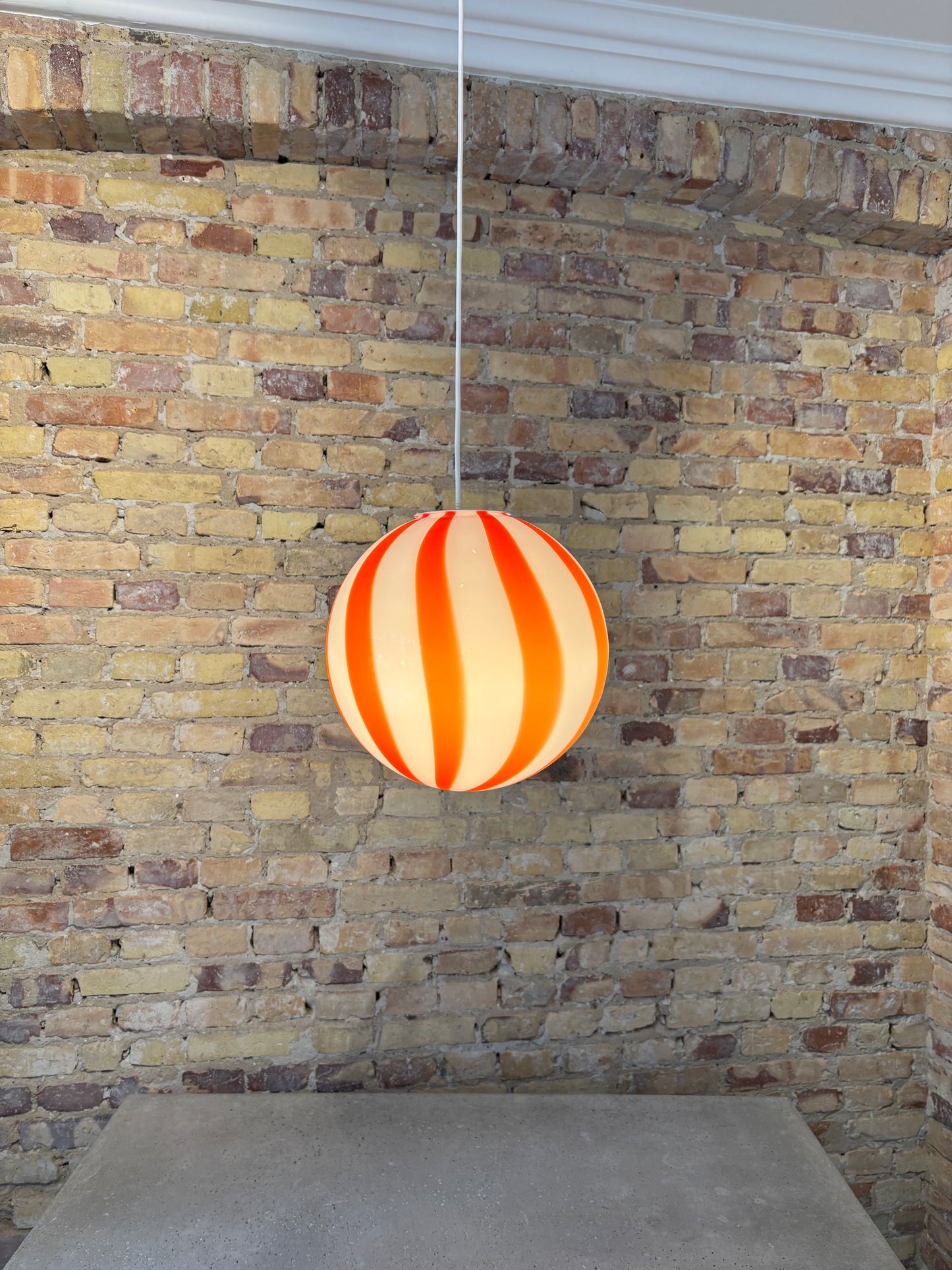 Murano pendant with orange/red vertical swirl, 30 cm