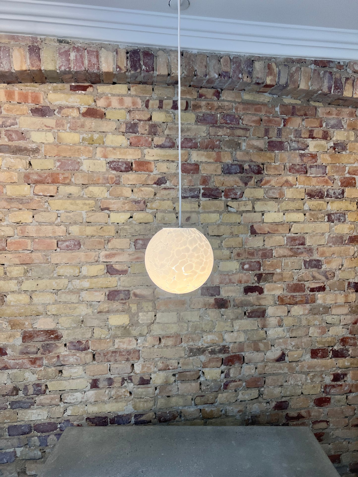 White 'Moon' Murano pendant lamp, 20 cm