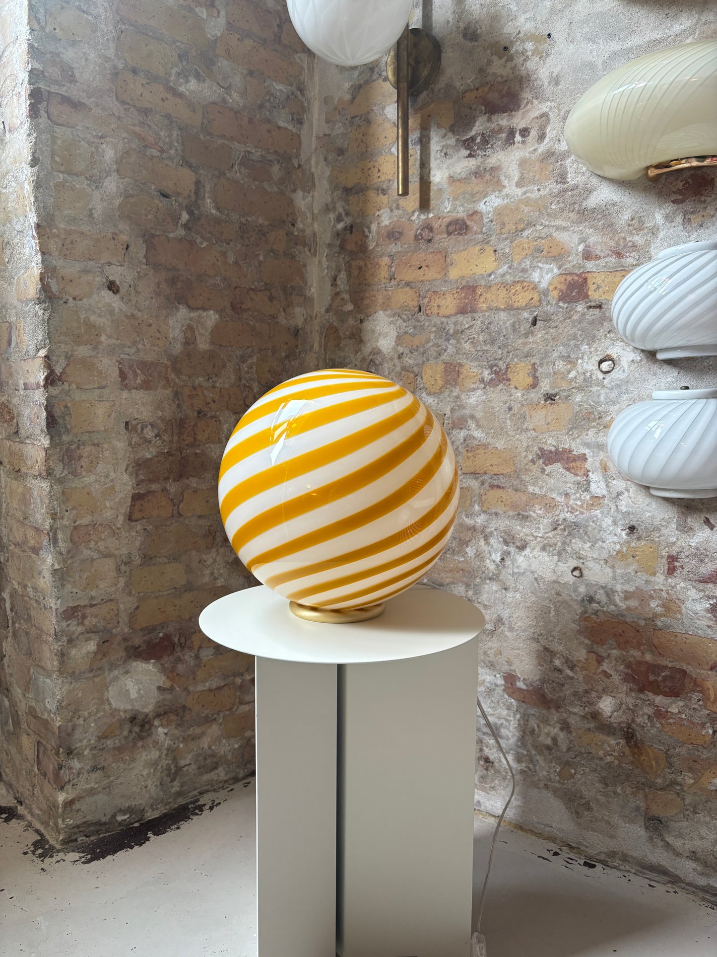 Gul bolche bordlampe, 30 cm