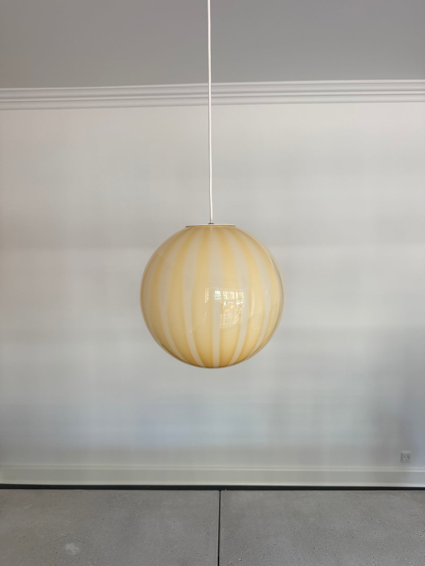 Gul stribet candy Murano pendel, 30 cm