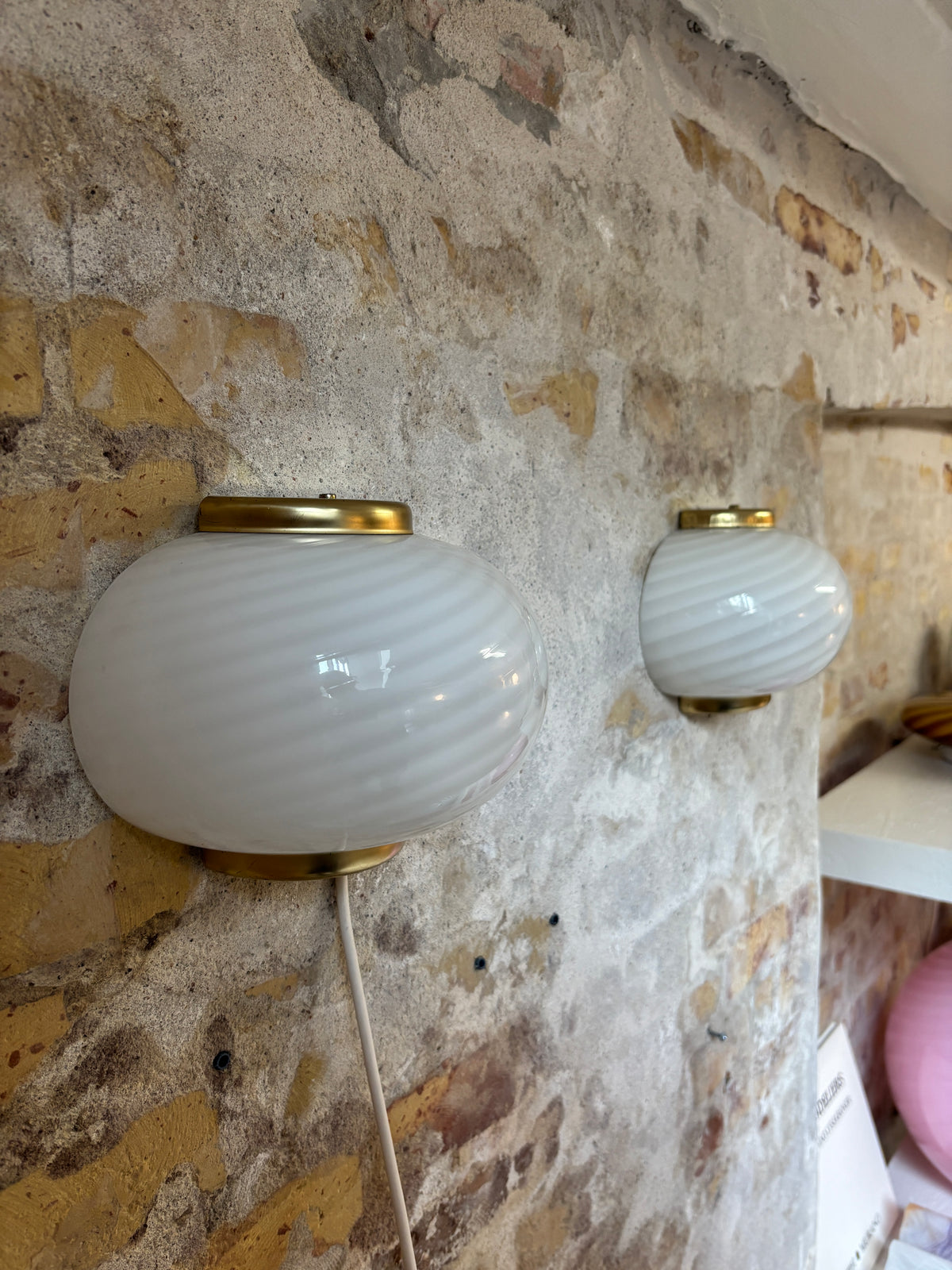 Vintage Murano muslinge væglampe m. patineret messing ophæng
