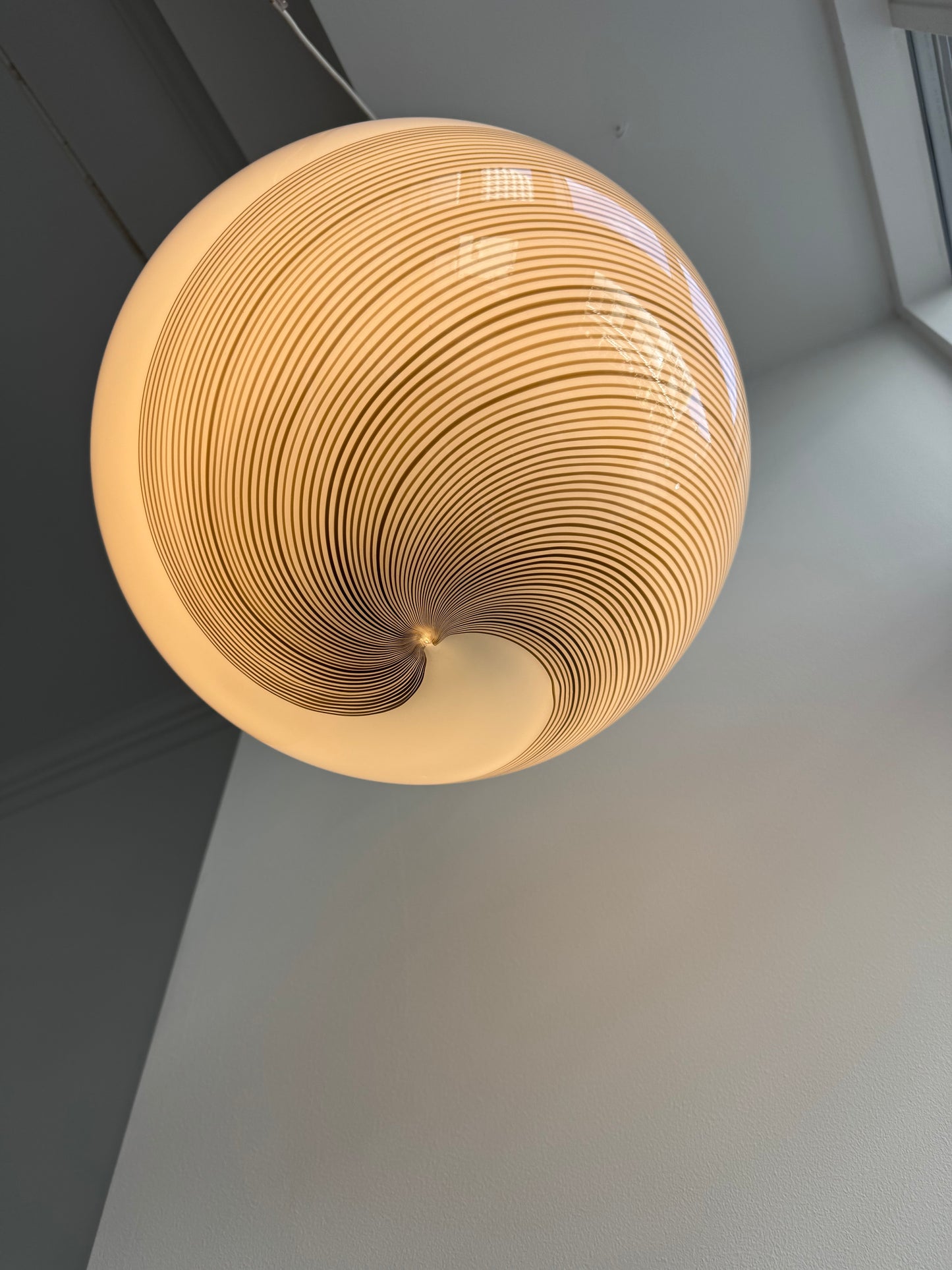 Stor vintage Murano pendel m. brun swirl, 40 cm