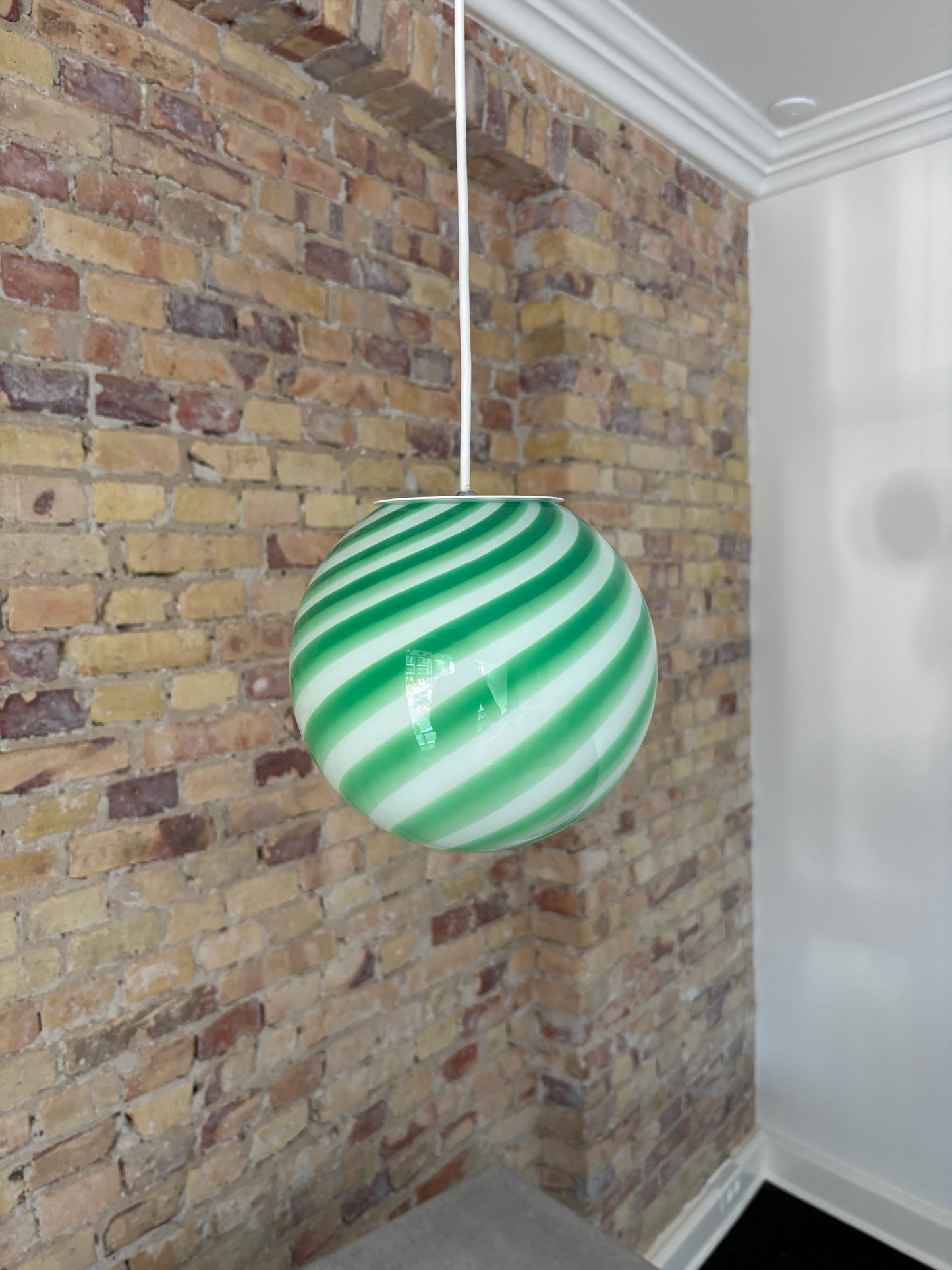 Murano pendant lamp with green swirl, 20 cm