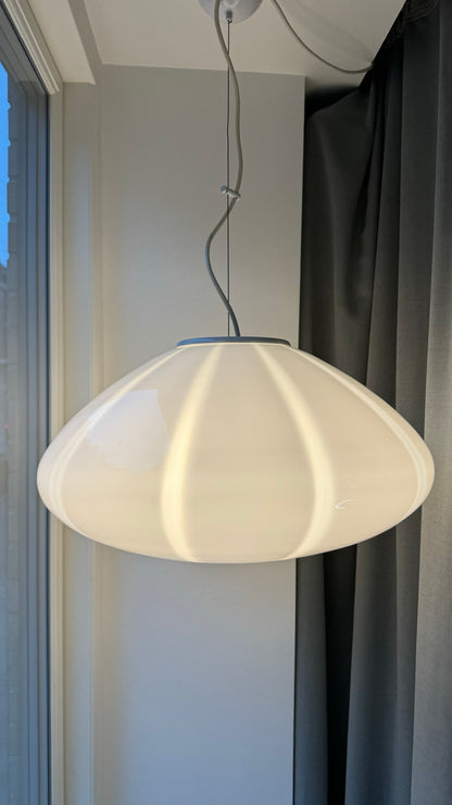 Bell-shaped vintage pendant with white vertical swirl, 50 cm