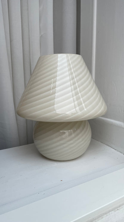 Murano mushroom with cream swirl, 26 cm