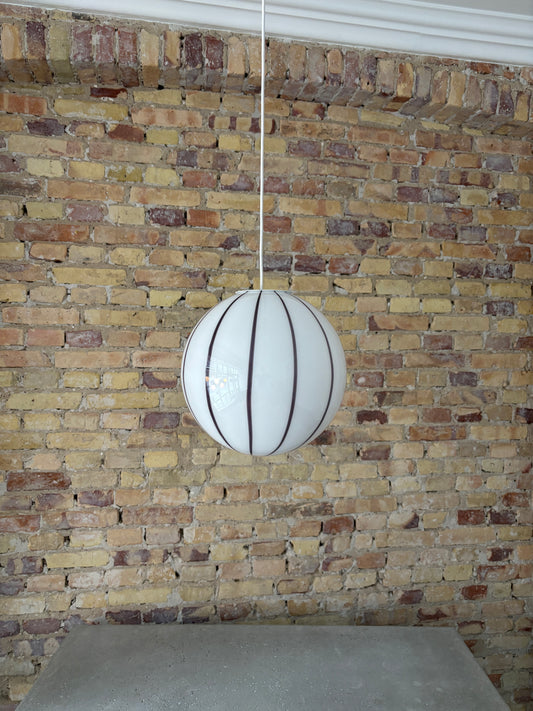 Filigrana Murano loftlampe med lilla swirl, 30 cm