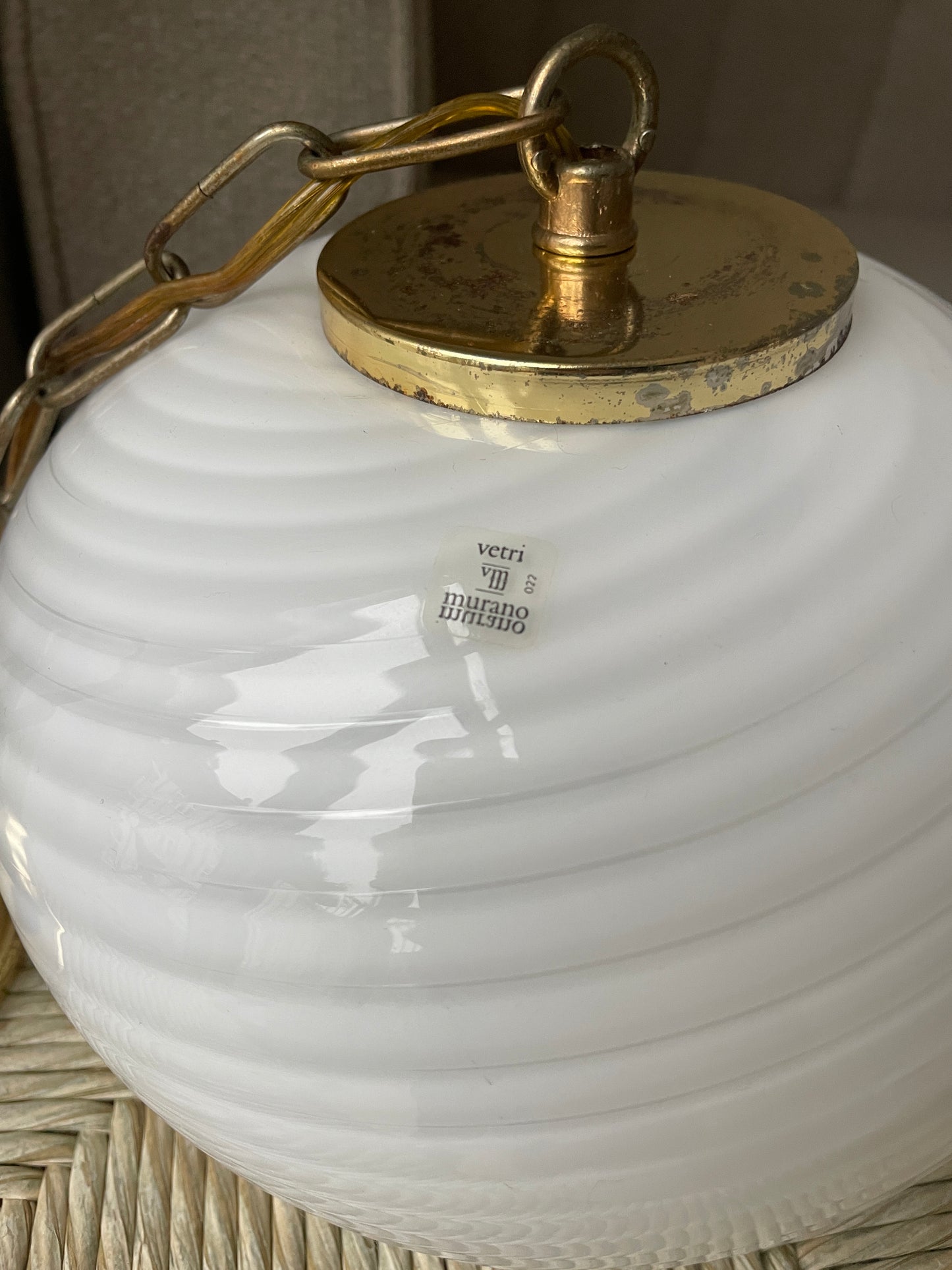 Murano oval pendel med klassisk hvid swirl og original sticker, 21 cm, et sæt