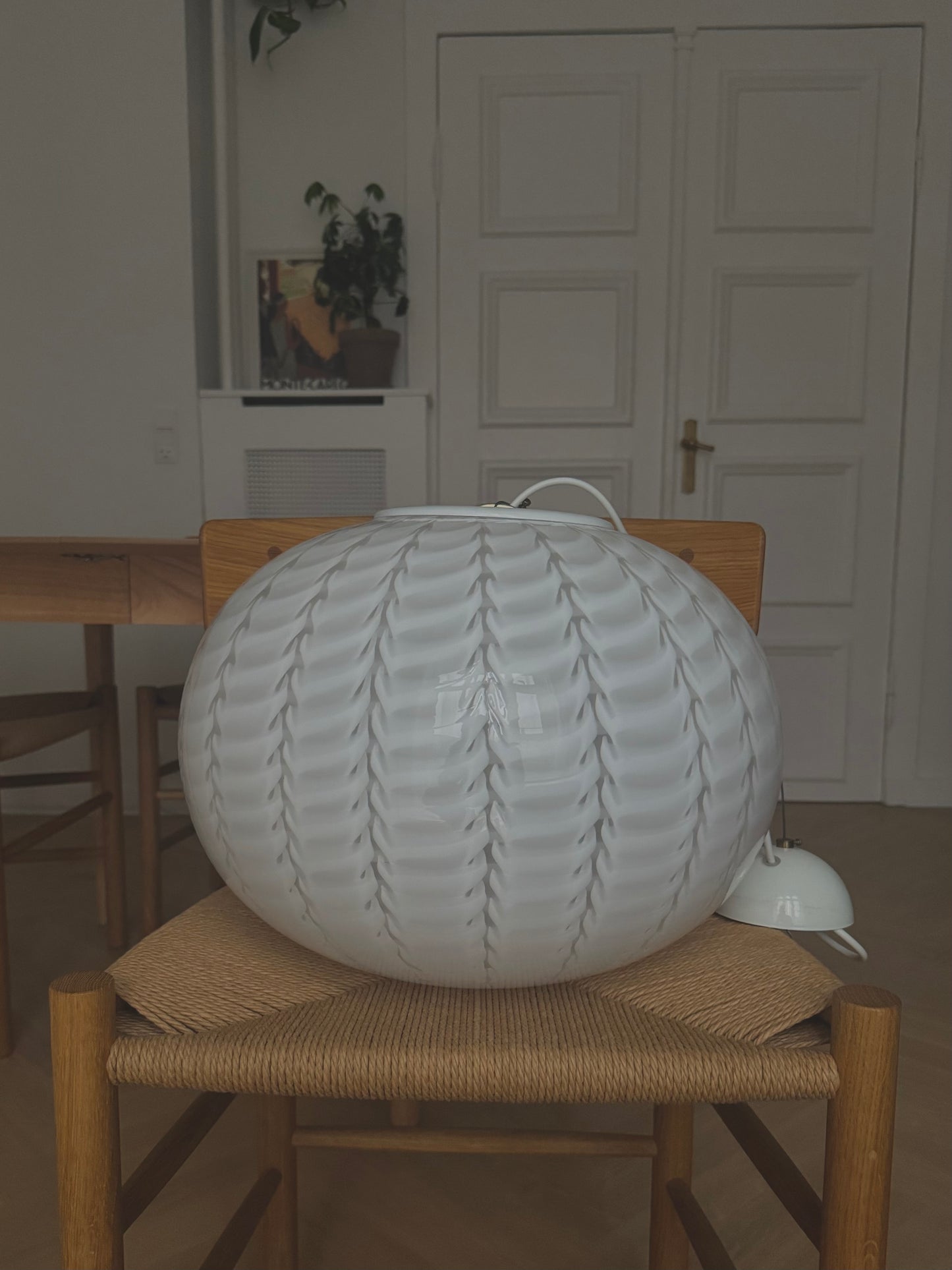 Vintage Murano pendant with peacock swirl, 43 cm