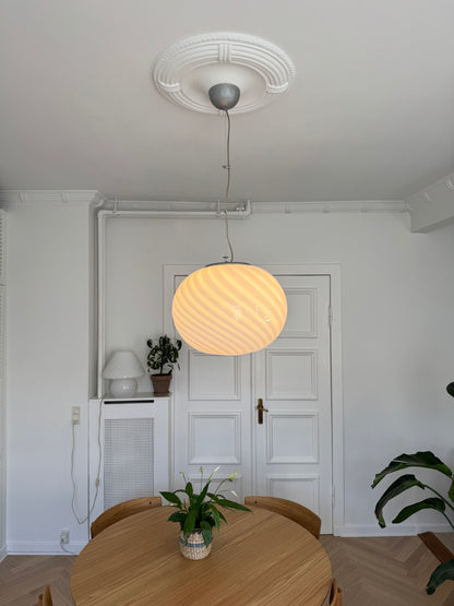 Huge vintage Murano pendant with classic swirl, 45 cm