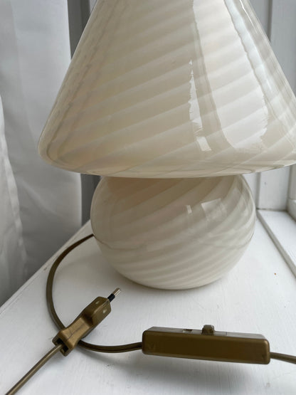 Murano mushroom with cream swirl, 26 cm