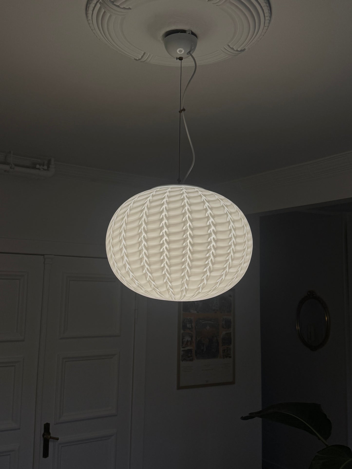 Vintage Murano pendant with peacock swirl, 43 cm