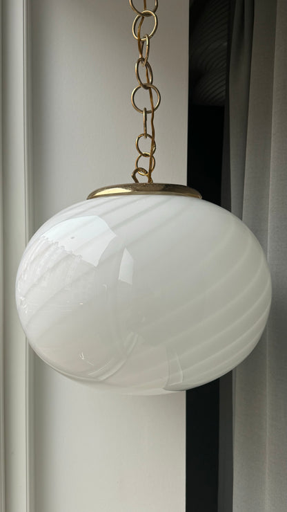 Murano oval pendant with white swirl, 40 cm