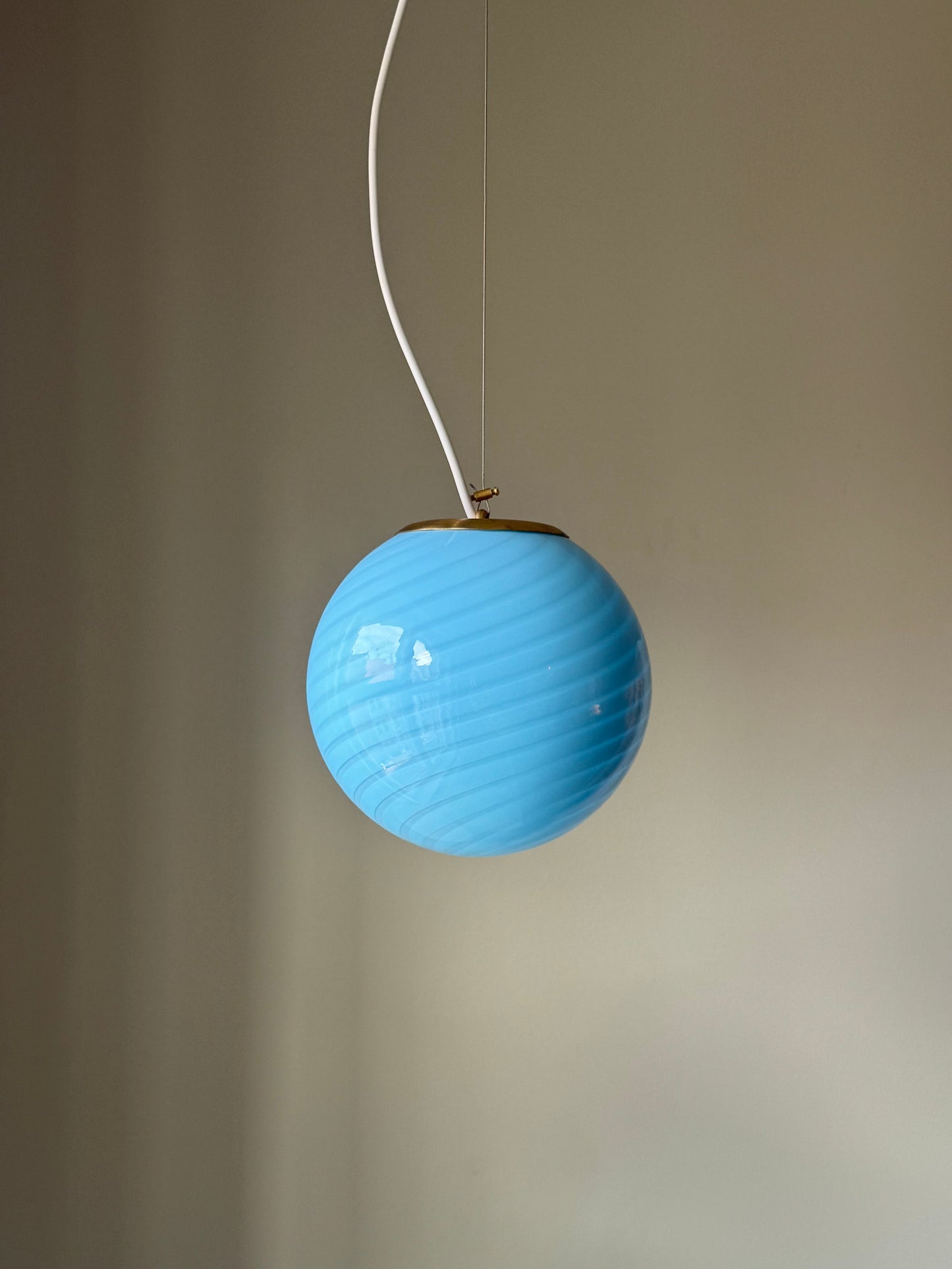 Murano pendel i blå swirl, 20 cm (på forespørgsel)