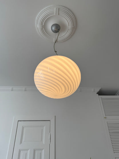 Huge vintage Murano pendant with classic swirl, 45 cm