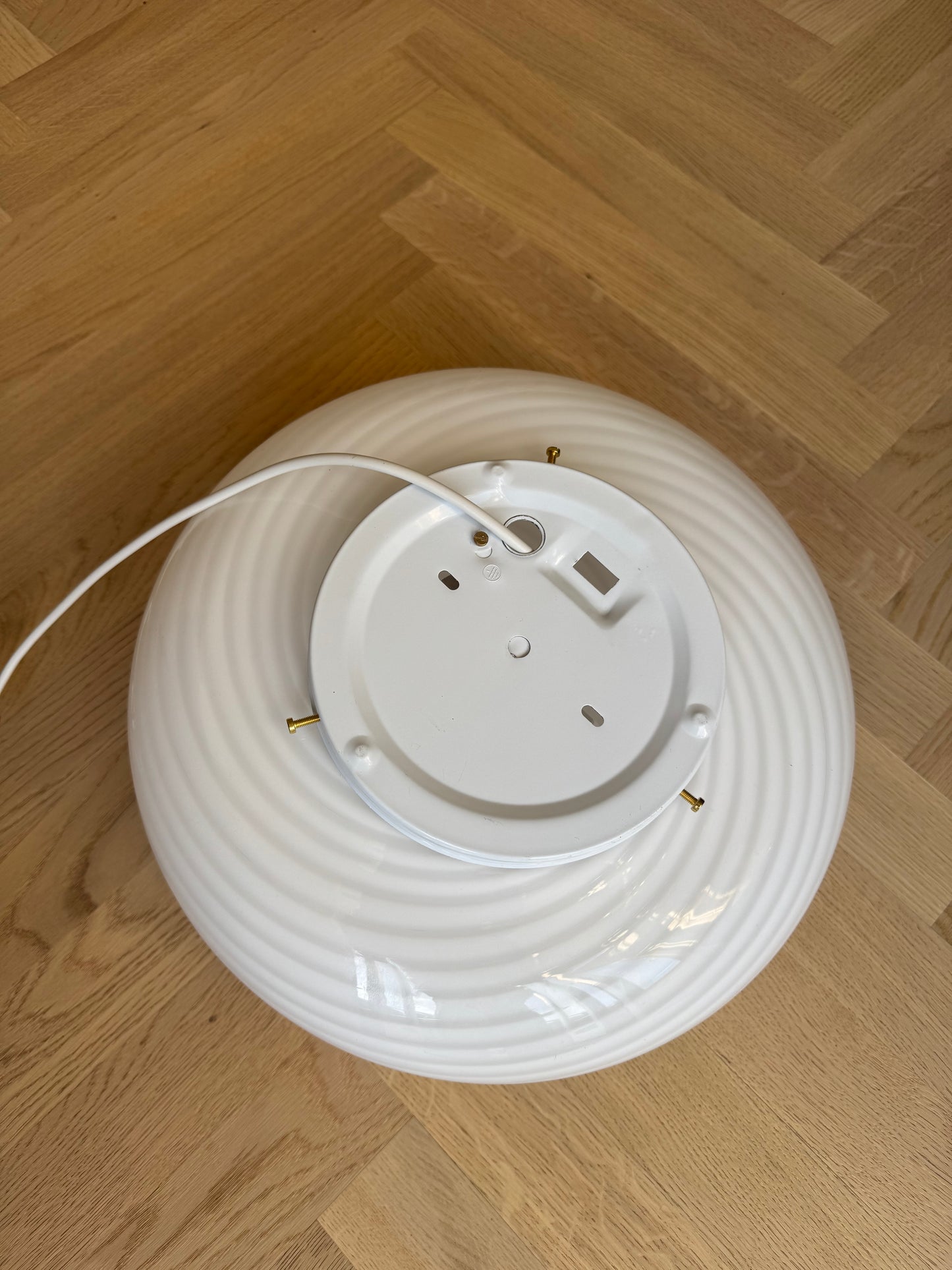 Klassisk vintage hvid plafond, 40 cm
